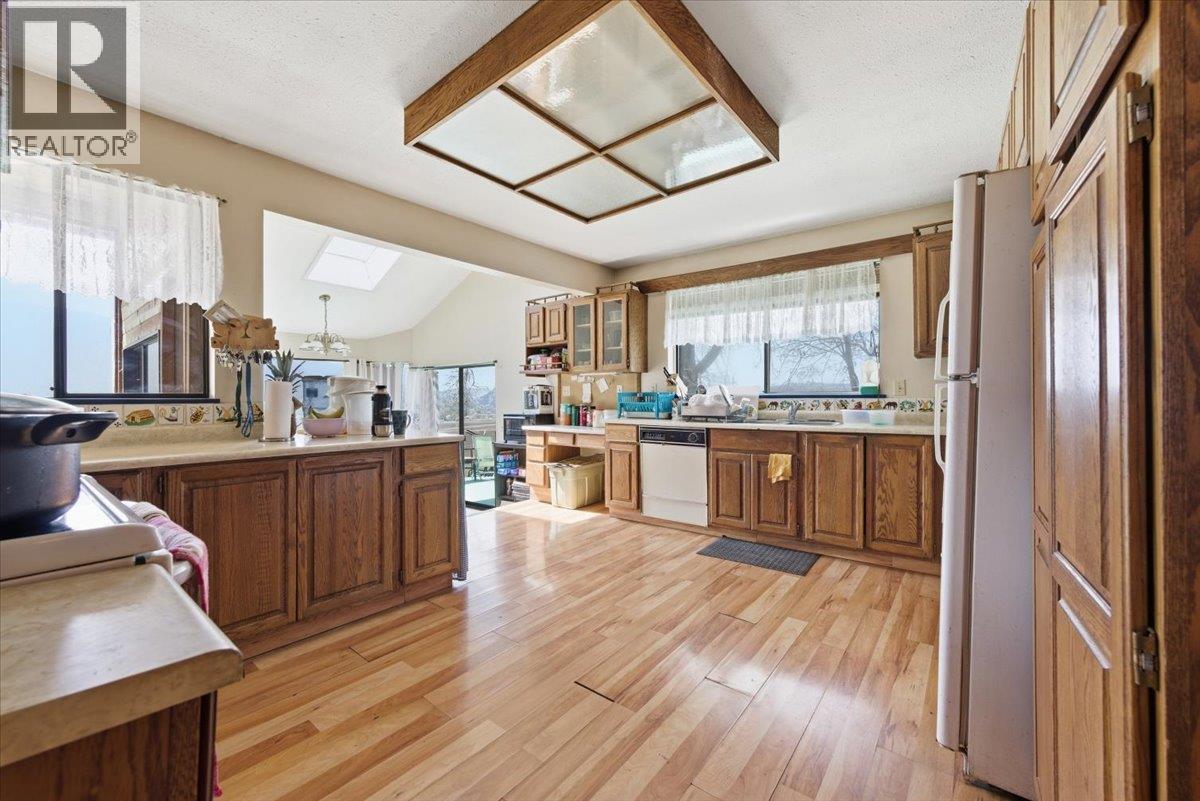 8163 Buchanan Road, Coldstream, British Columbia  V1B 3B8 - Photo 9 - 10384330