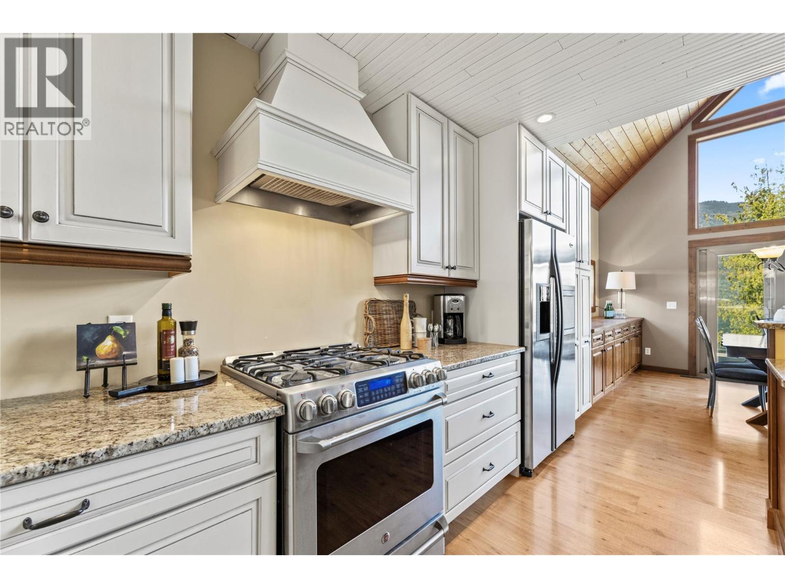 6421 Eagle Bay Road Unit# 73, Eagle Bay, British Columbia  V0E 1T0 - Photo 8 - 10381217