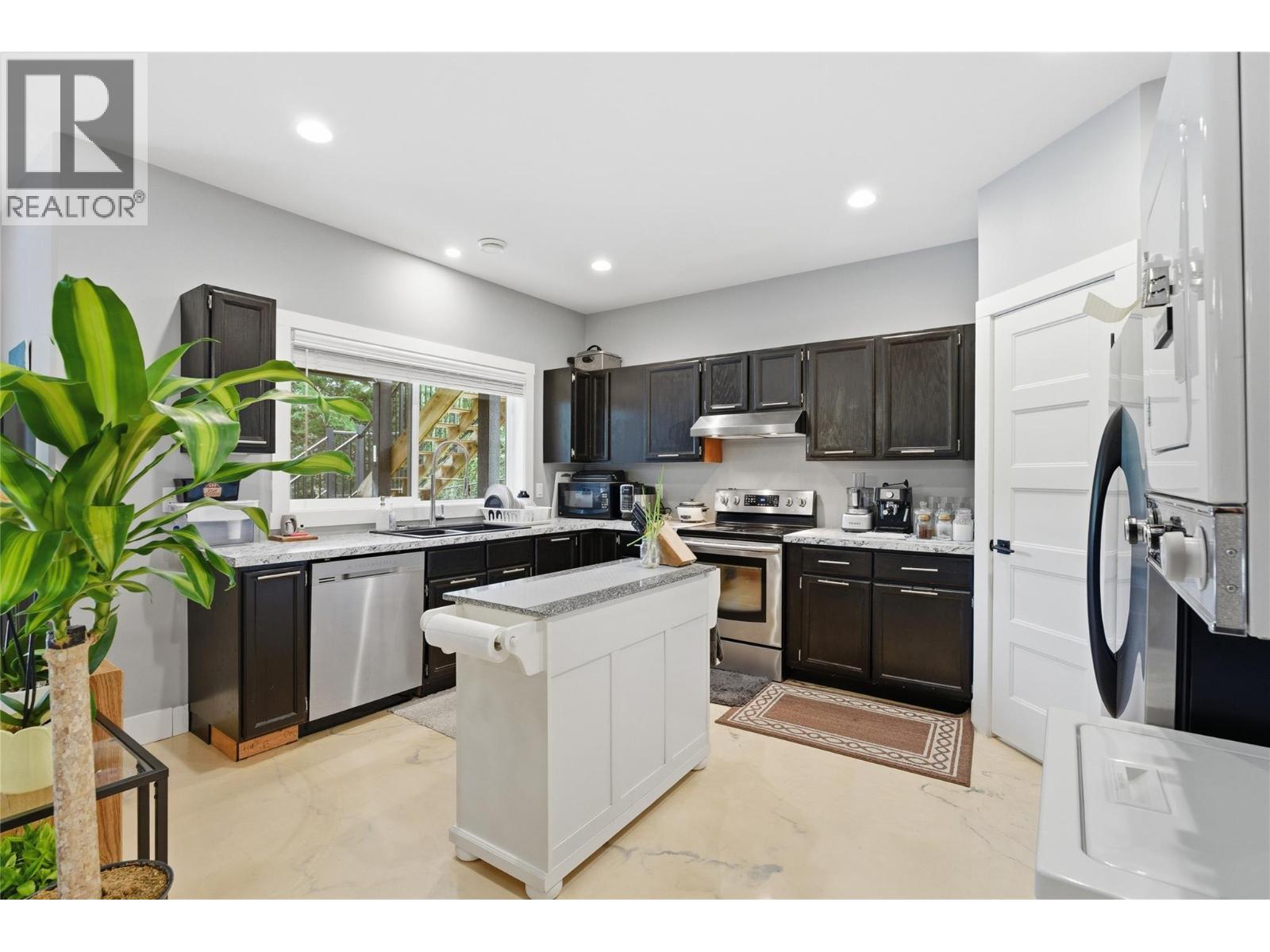 2790 Mountview Drive, Blind Bay, British Columbia  V0E 1H1 - Photo 70 - 10384426