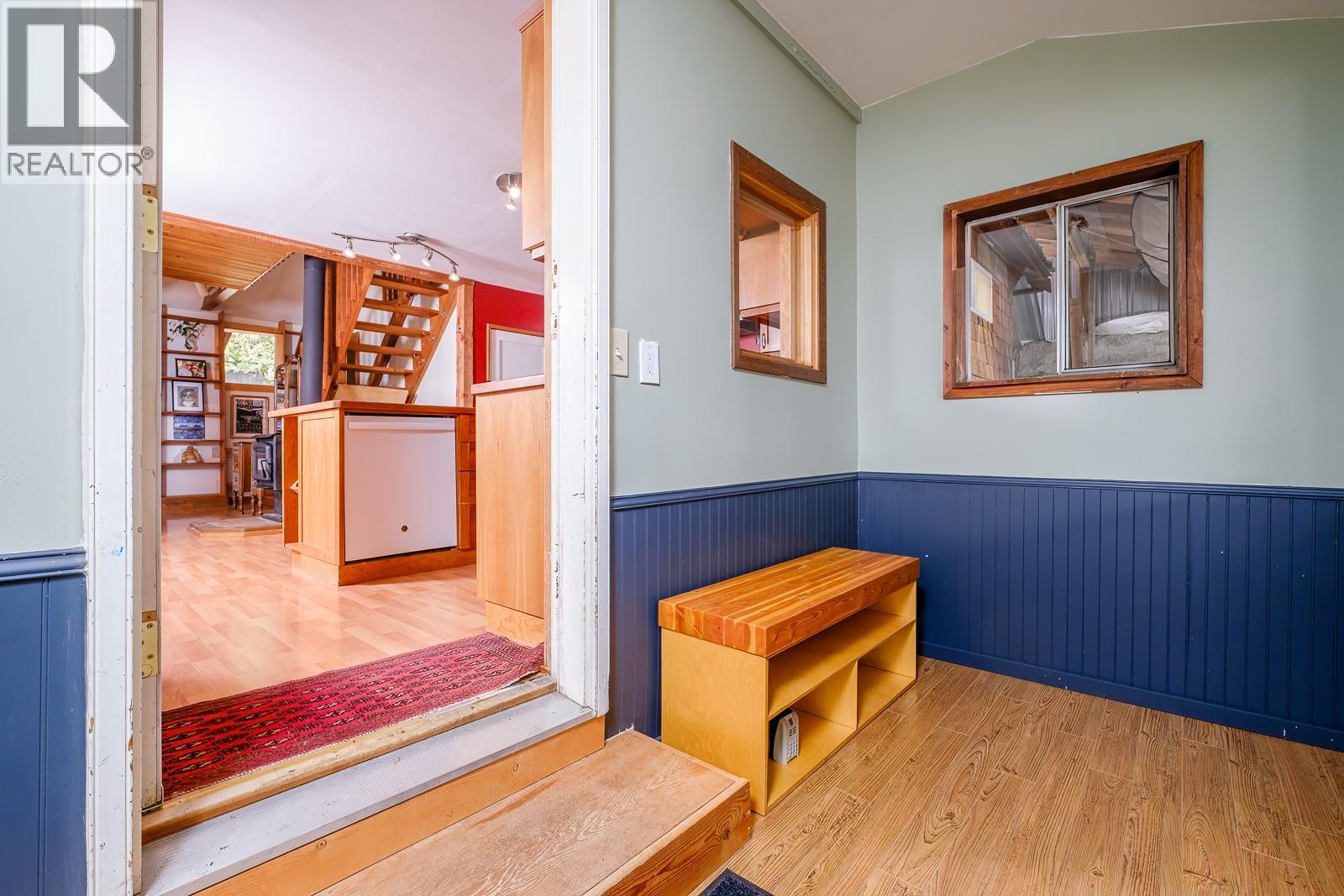 2034 Cliff Street, Rossland, British Columbia  V0G 1Y0 - Photo 11 - 10383399