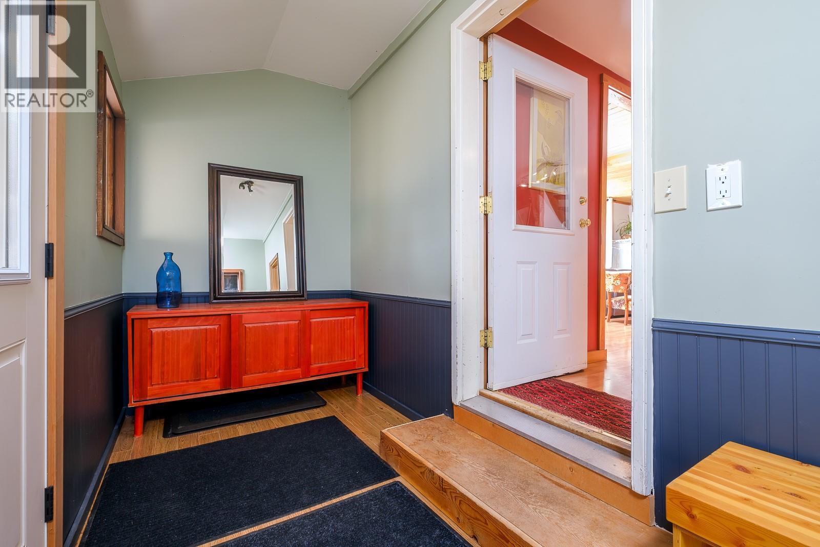 2034 Cliff Street, Rossland, British Columbia  V0G 1Y0 - Photo 12 - 10383399