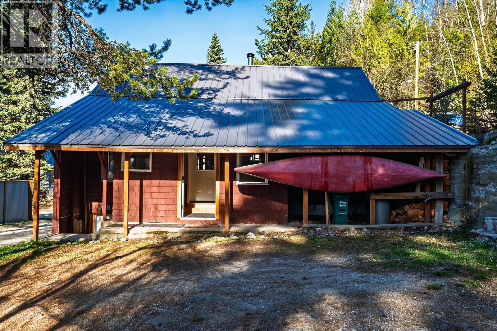 2034 Cliff Street, Rossland, British Columbia  V0G 1Y0 - Photo 7 - 10383399