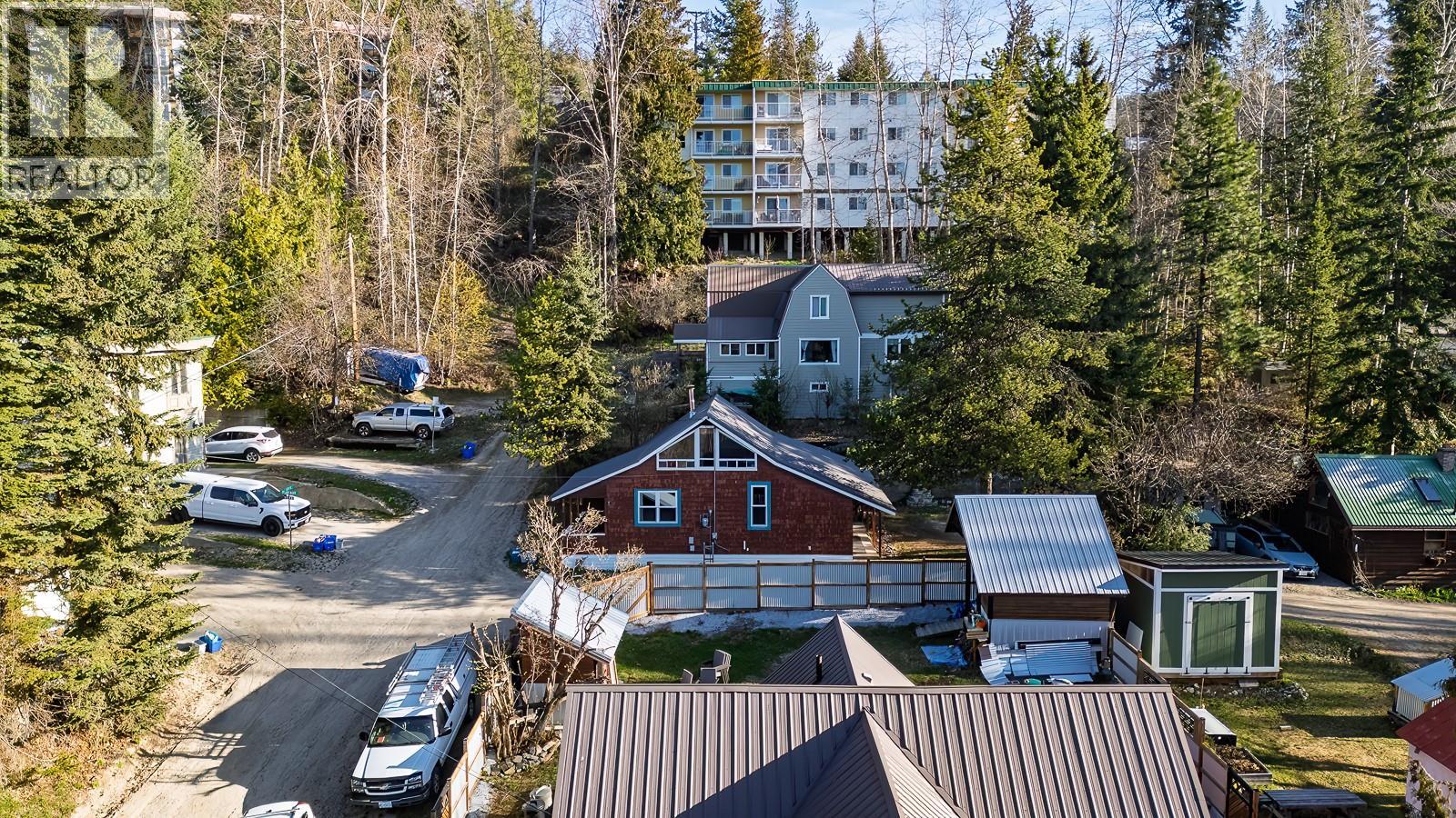 2034 Cliff Street, Rossland, British Columbia  V0G 1Y0 - Photo 8 - 10383399