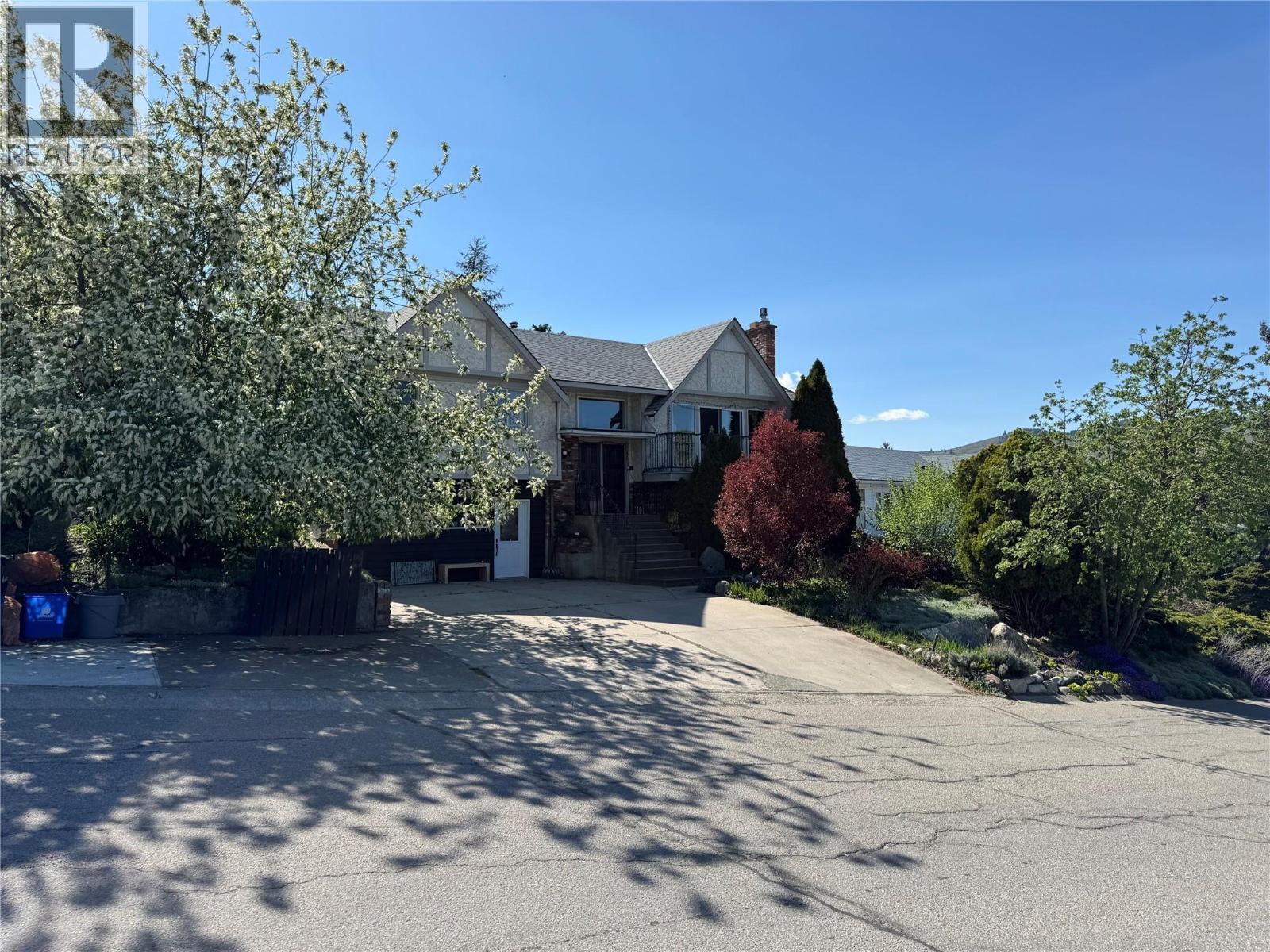 3928 15 Crescent, Vernon, British Columbia  V1T 7H4 - Photo 2 - 10384552