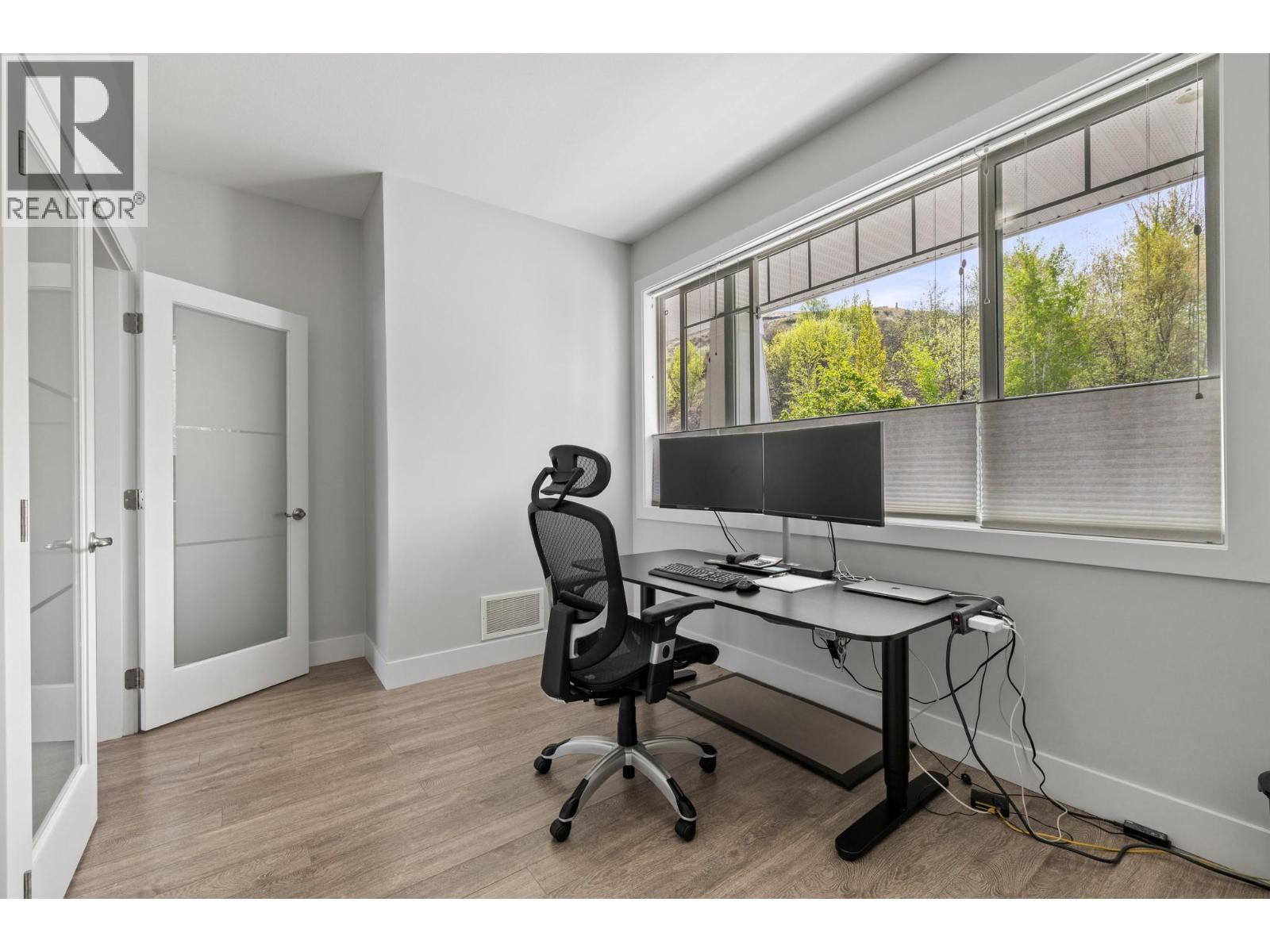 1260 Snowberry Avenue, Kelowna, British Columbia  V1W 5K7 - Photo 15 - 10382014