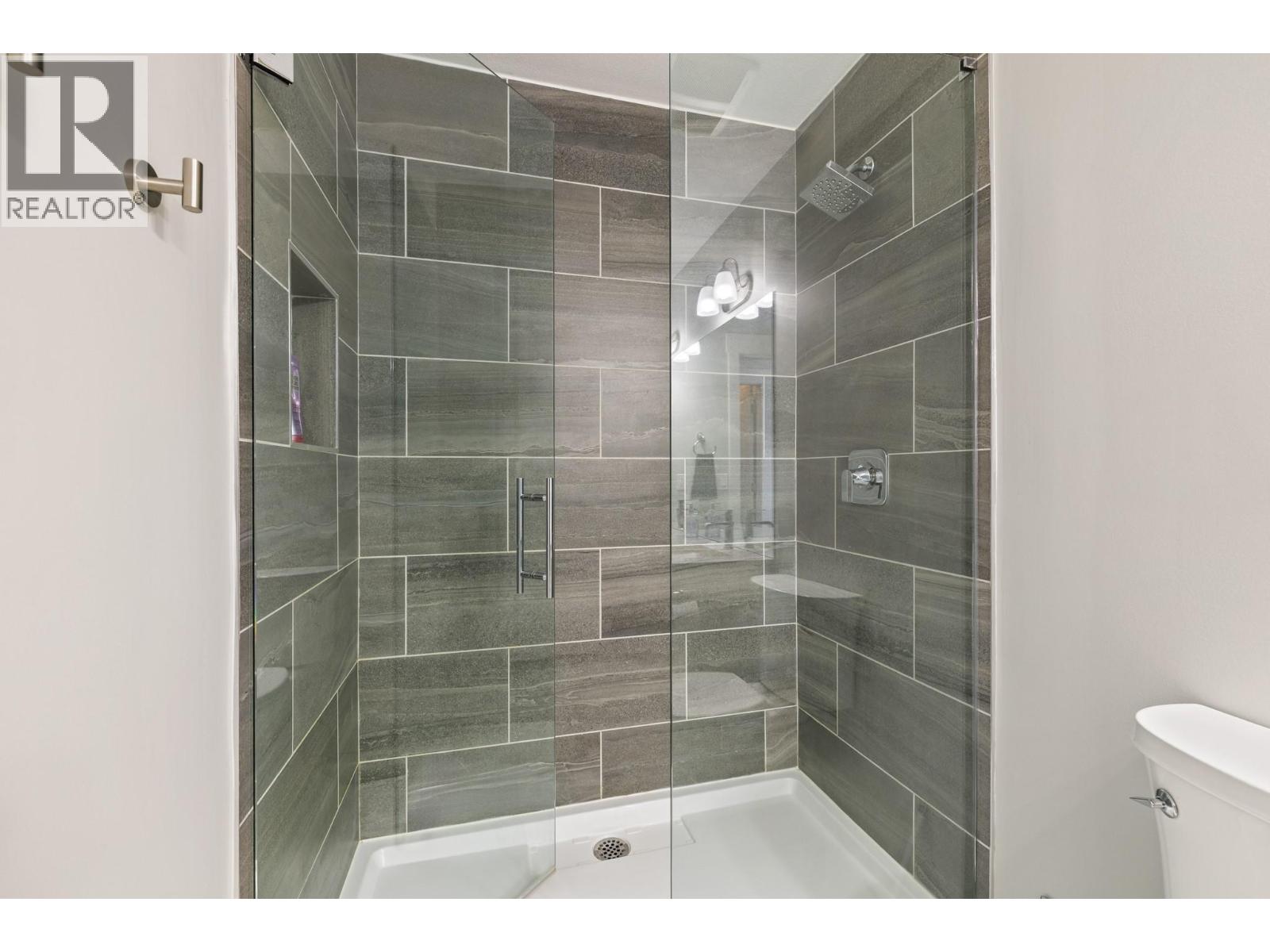 1260 Snowberry Avenue, Kelowna, British Columbia  V1W 5K7 - Photo 26 - 10382014