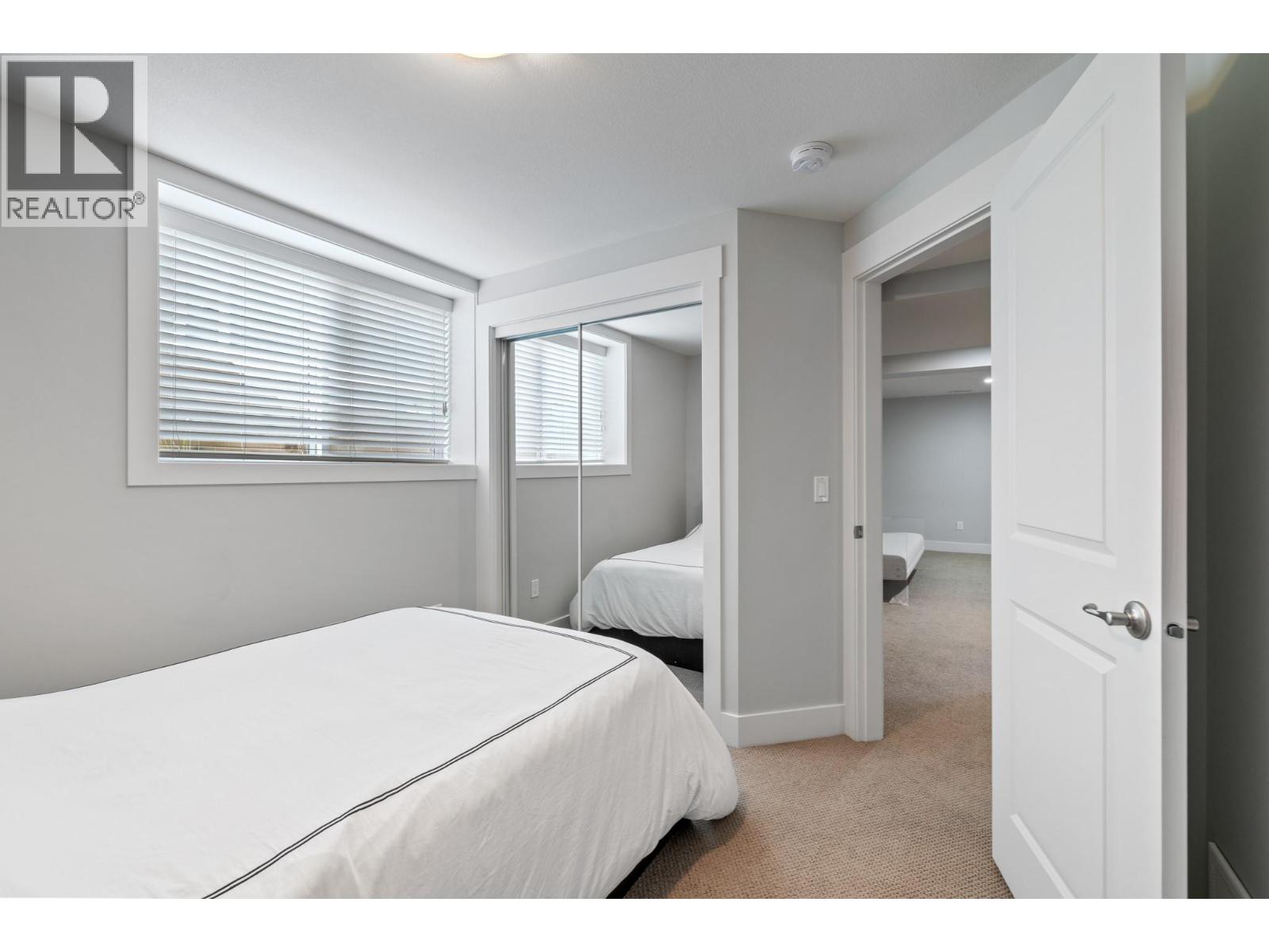 1260 Snowberry Avenue, Kelowna, British Columbia  V1W 5K7 - Photo 34 - 10382014