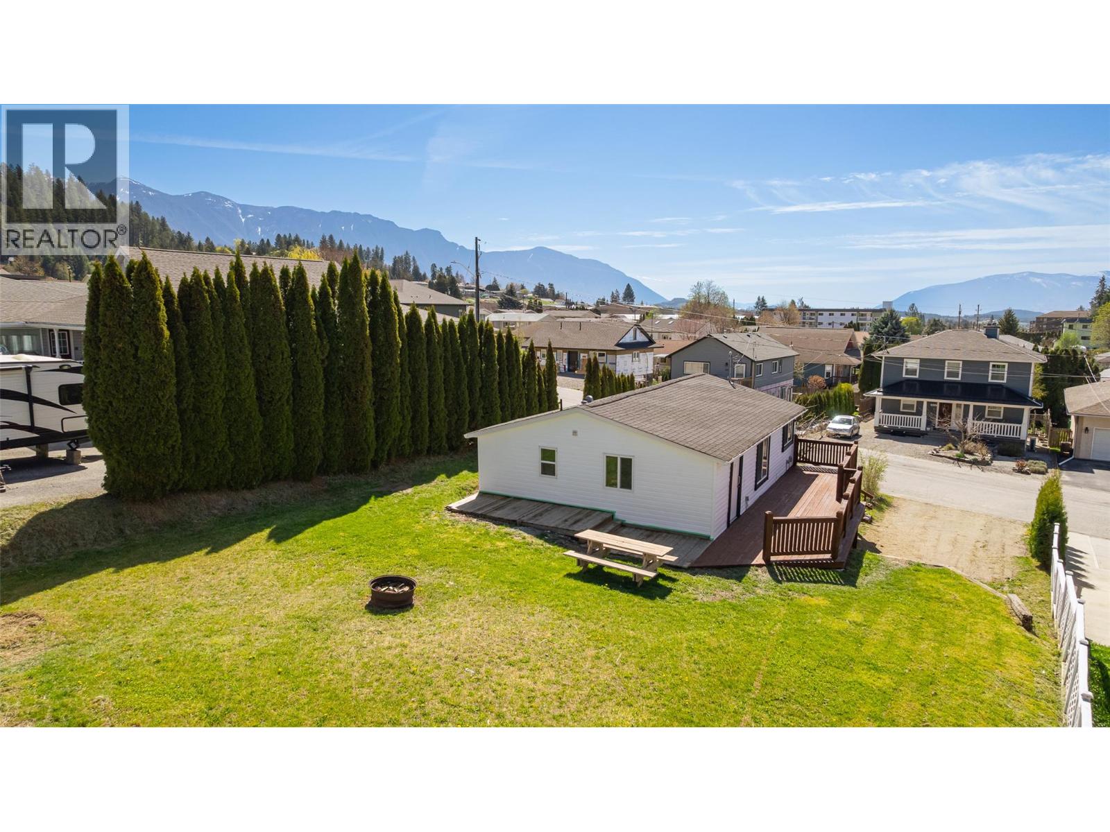 1610 Murdoch Street, Creston, British Columbia  V0B 1G5 - Photo 6 - 10384410