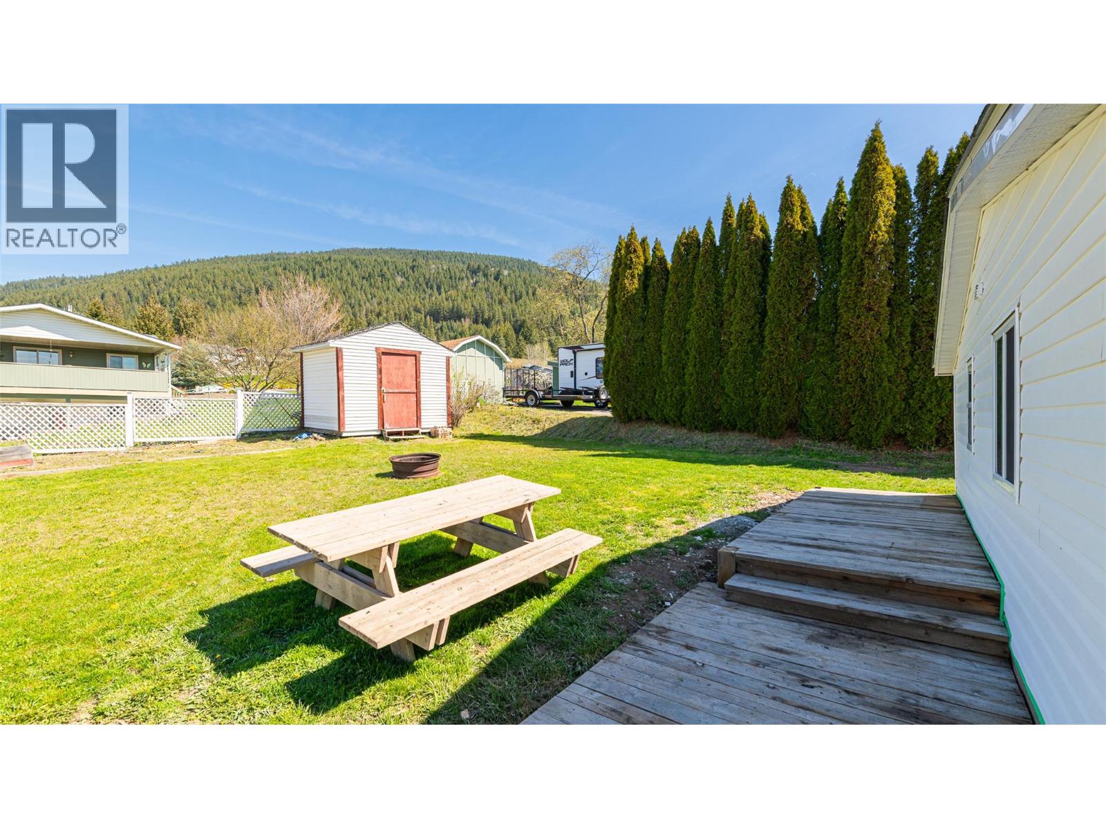 1610 Murdoch Street, Creston, British Columbia  V0B 1G5 - Photo 7 - 10384410