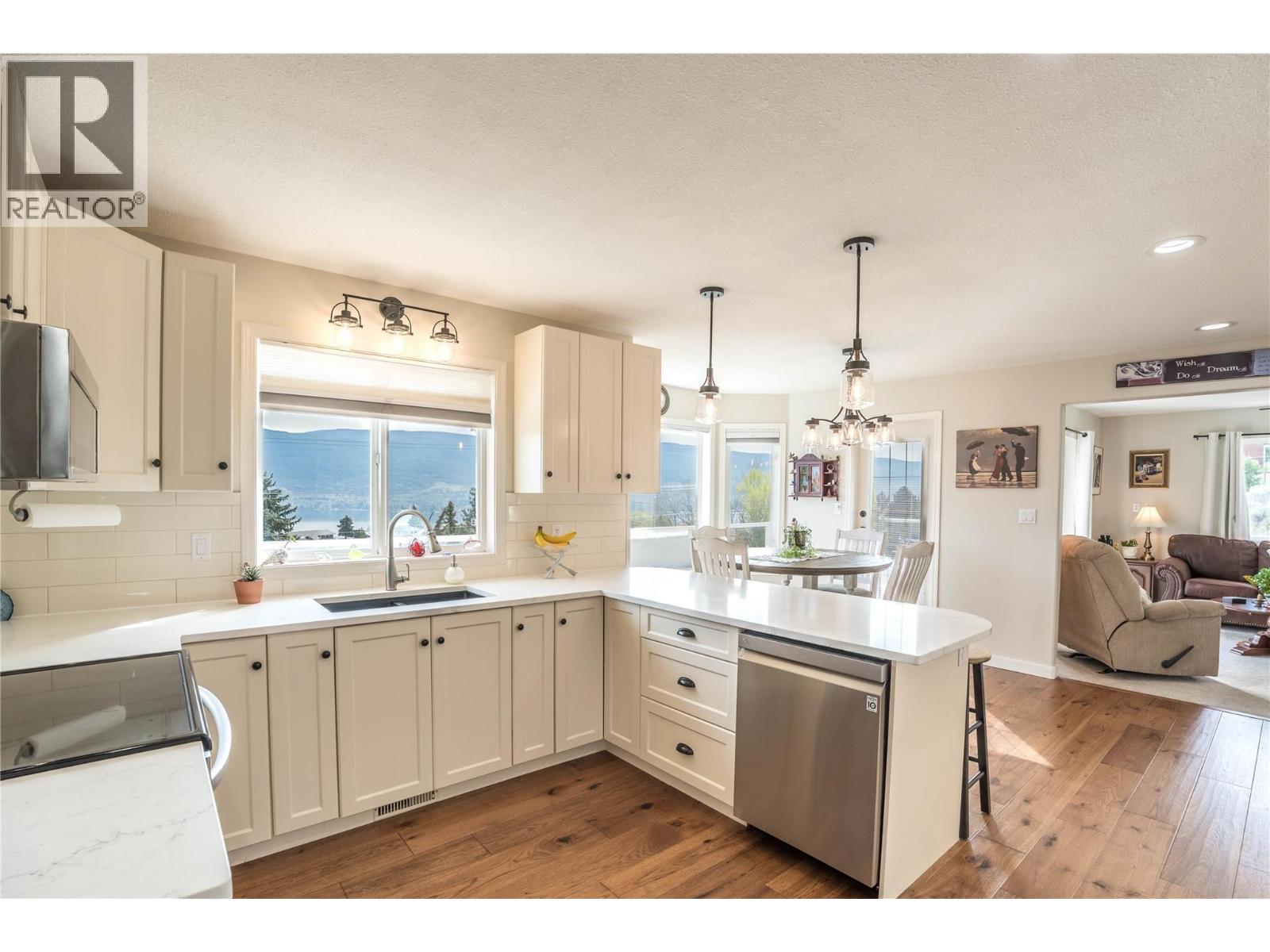 10804 Giants Head Road, Summerland, British Columbia  V0H 1Z7 - Photo 8 - 10384077