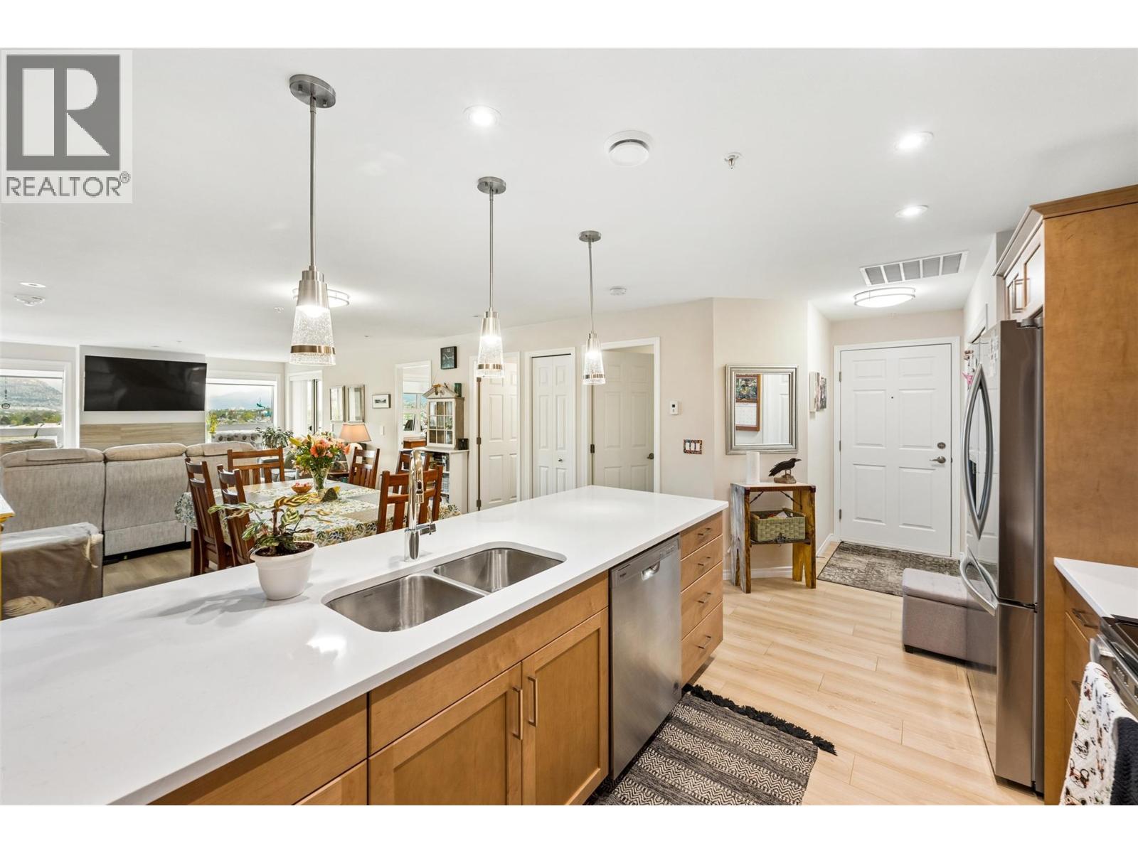 3362 Skaha Lake Road Unit# 1002 Lot# 238, Penticton, British Columbia  V2A 0J4 - Photo 2 - 10384448