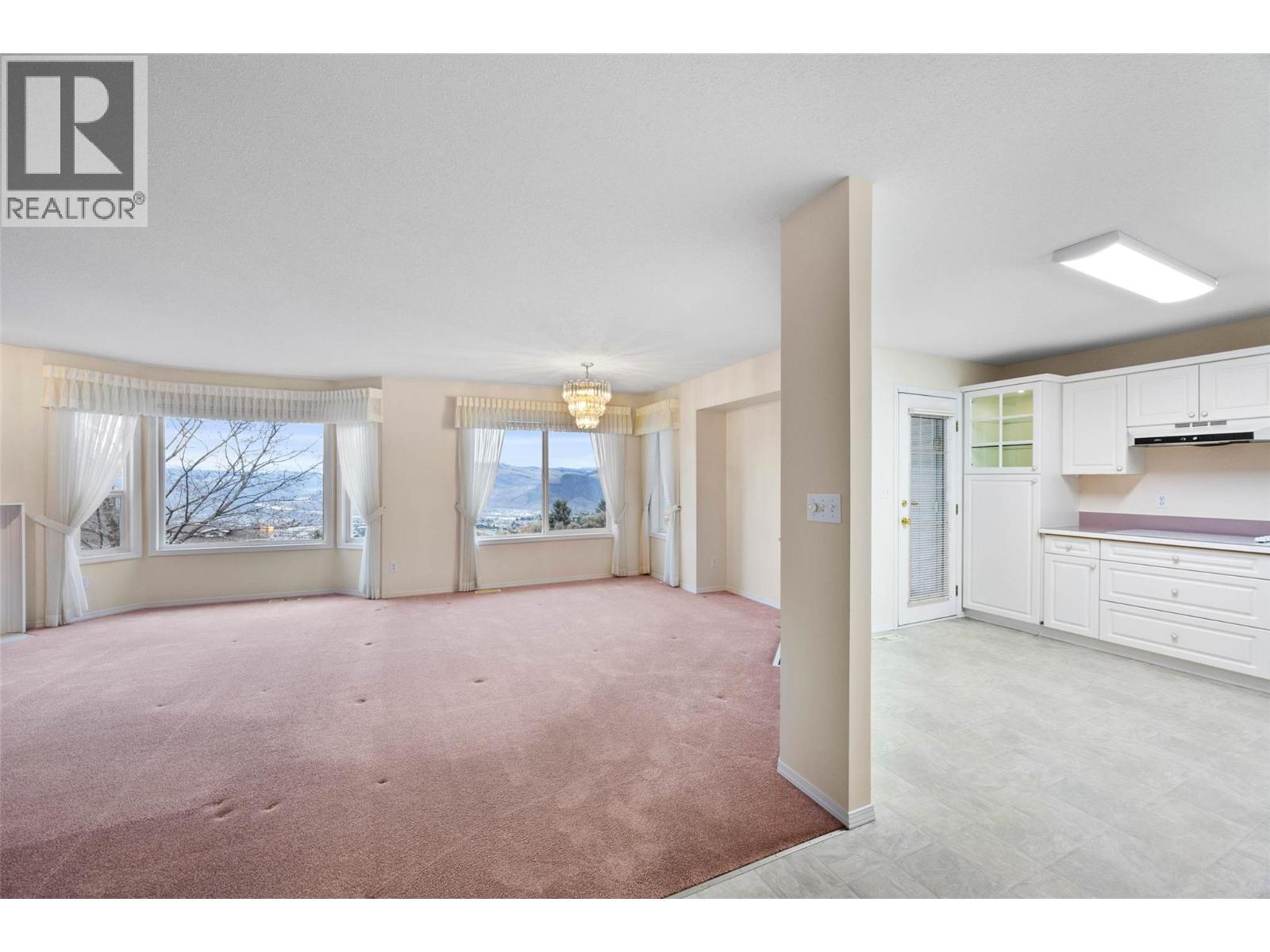 2022 Pacific Way Unit# 6, Kamloops, British Columbia  V1S 1T1 - Photo 5 - 10384546