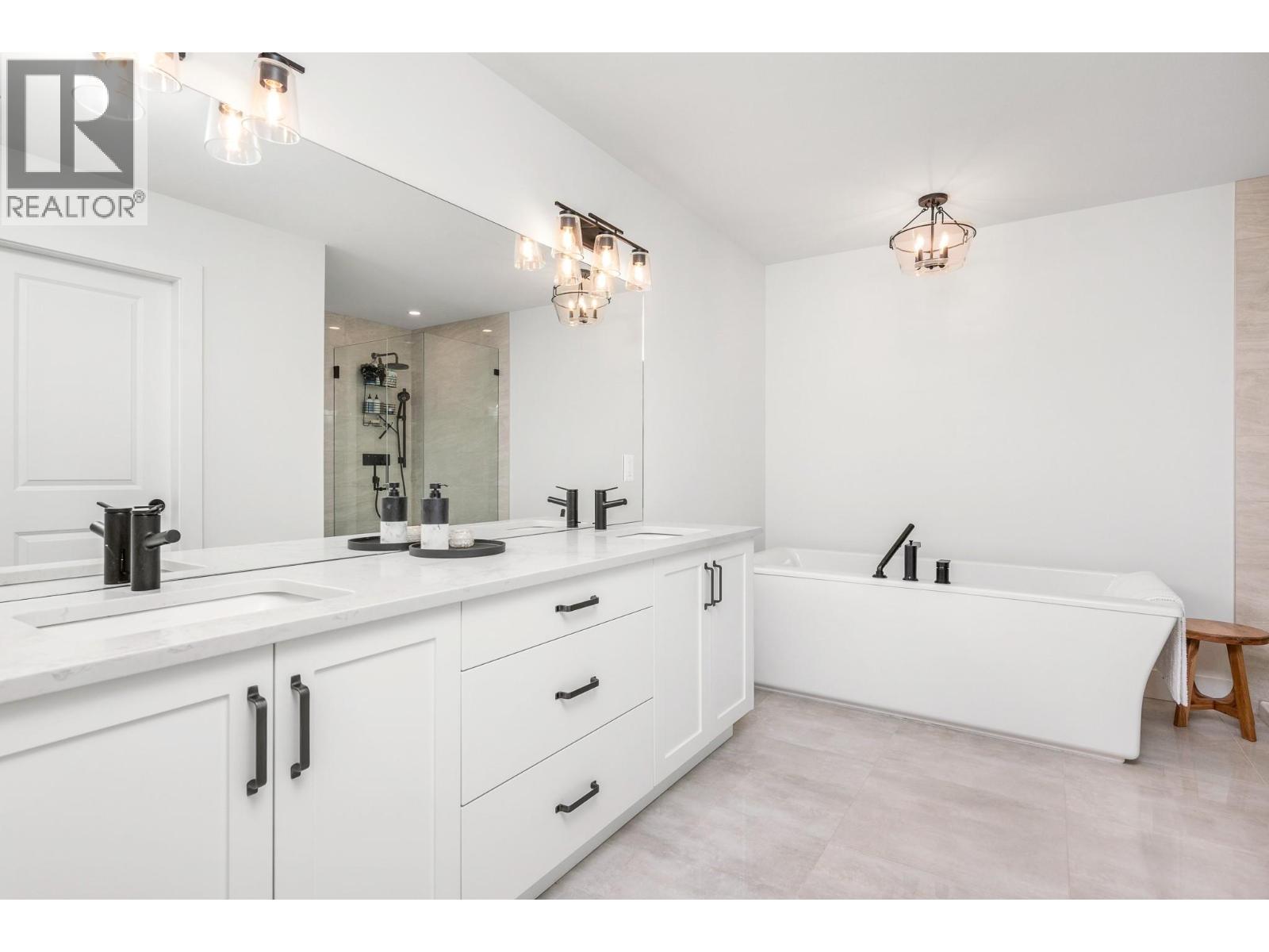 429 Morningview Drive, Coldstream, British Columbia  V1B 0B5 - Photo 32 - 10379967