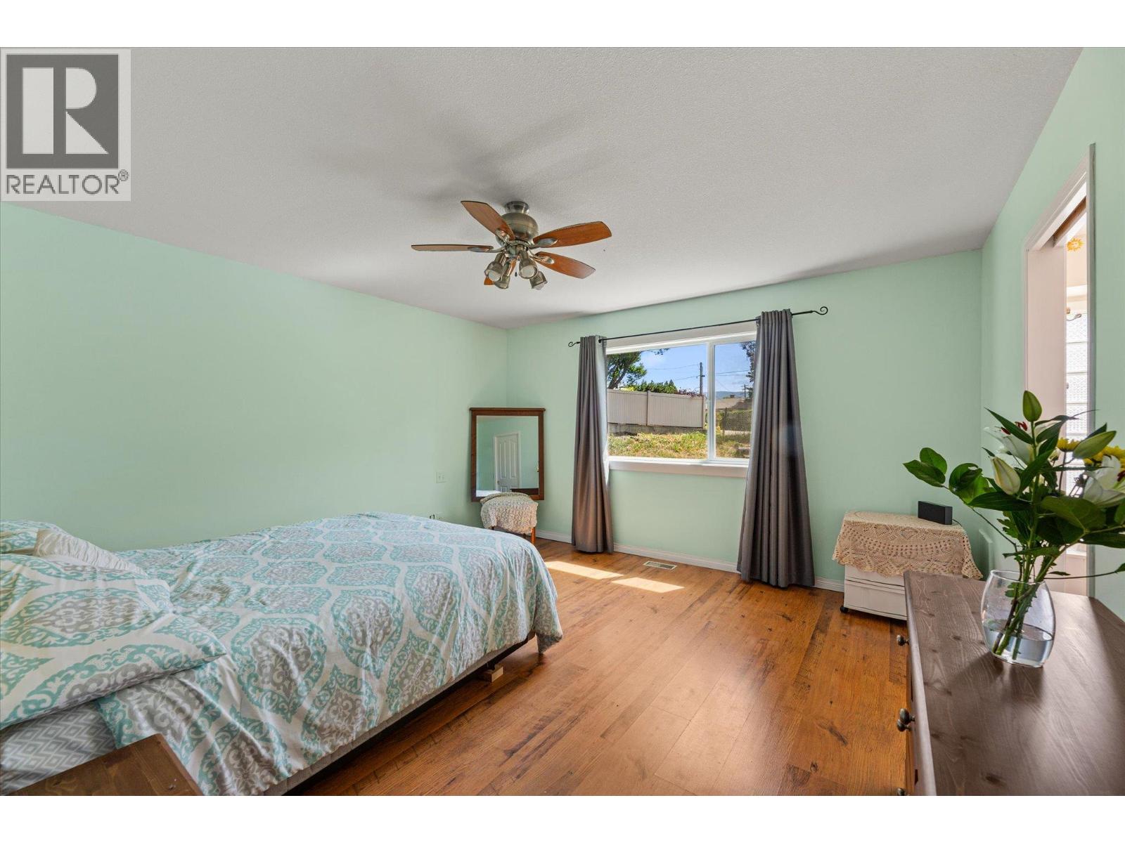 1881 Portland Place, Kelowna, British Columbia  V1V 1P9 - Photo 11 - 10384055