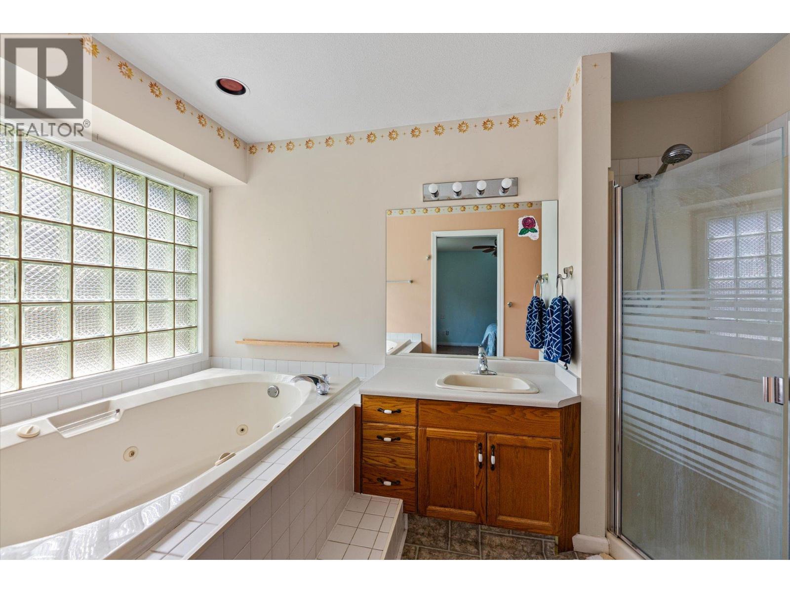 1881 Portland Place, Kelowna, British Columbia  V1V 1P9 - Photo 13 - 10384055