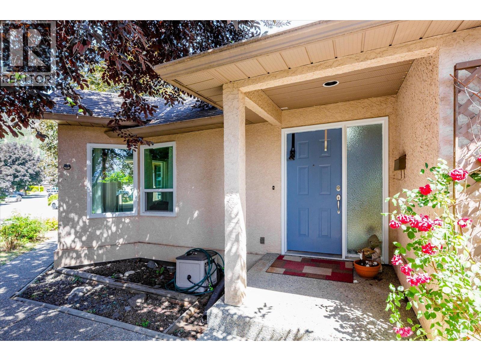 1881 Portland Place, Kelowna, British Columbia  V1V 1P9 - Photo 2 - 10384055