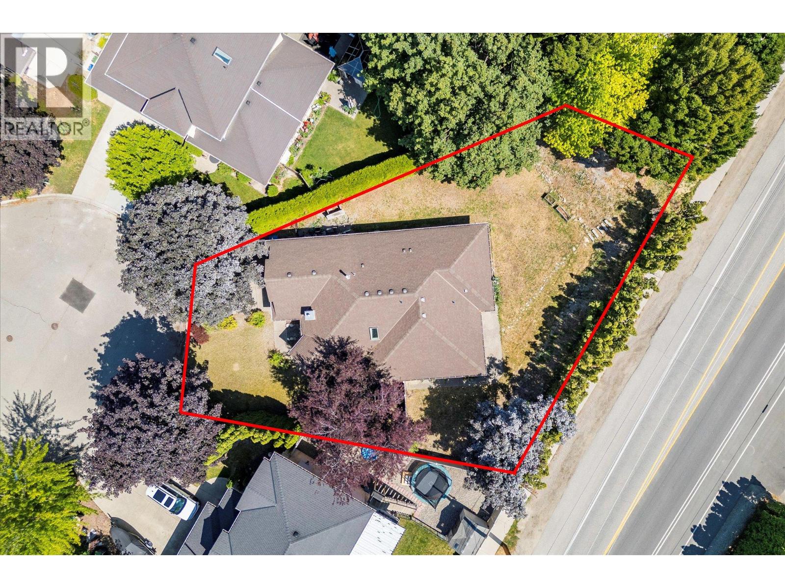 1881 Portland Place, Kelowna, British Columbia  V1V 1P9 - Photo 23 - 10384055