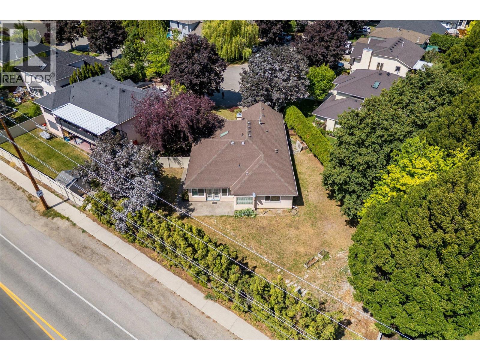 1881 Portland Place, Kelowna, British Columbia  V1V 1P9 - Photo 24 - 10384055