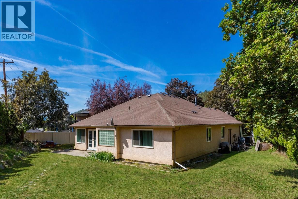 1881 Portland Place, Kelowna, British Columbia  V1V 1P9 - Photo 27 - 10384055