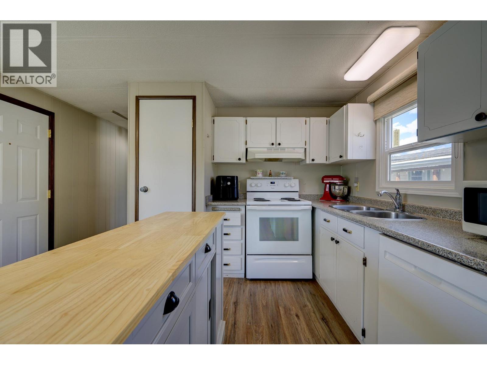 2400 Oakdale Way Unit# 23, Kamloops, British Columbia  V2B 6W7 - Photo 7 - 10384608