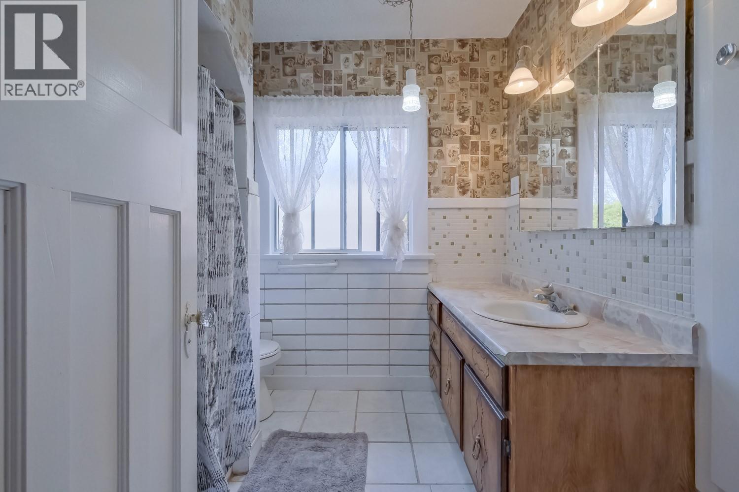 836 Government Street, Penticton, British Columbia  V2A 4T3 - Photo 14 - 10384627
