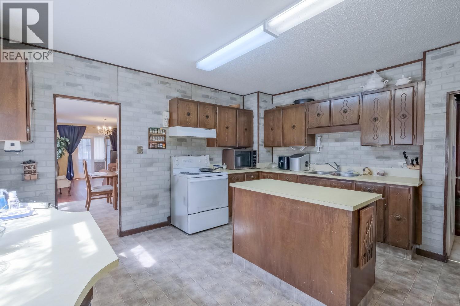 836 Government Street, Penticton, British Columbia  V2A 4T3 - Photo 7 - 10384627