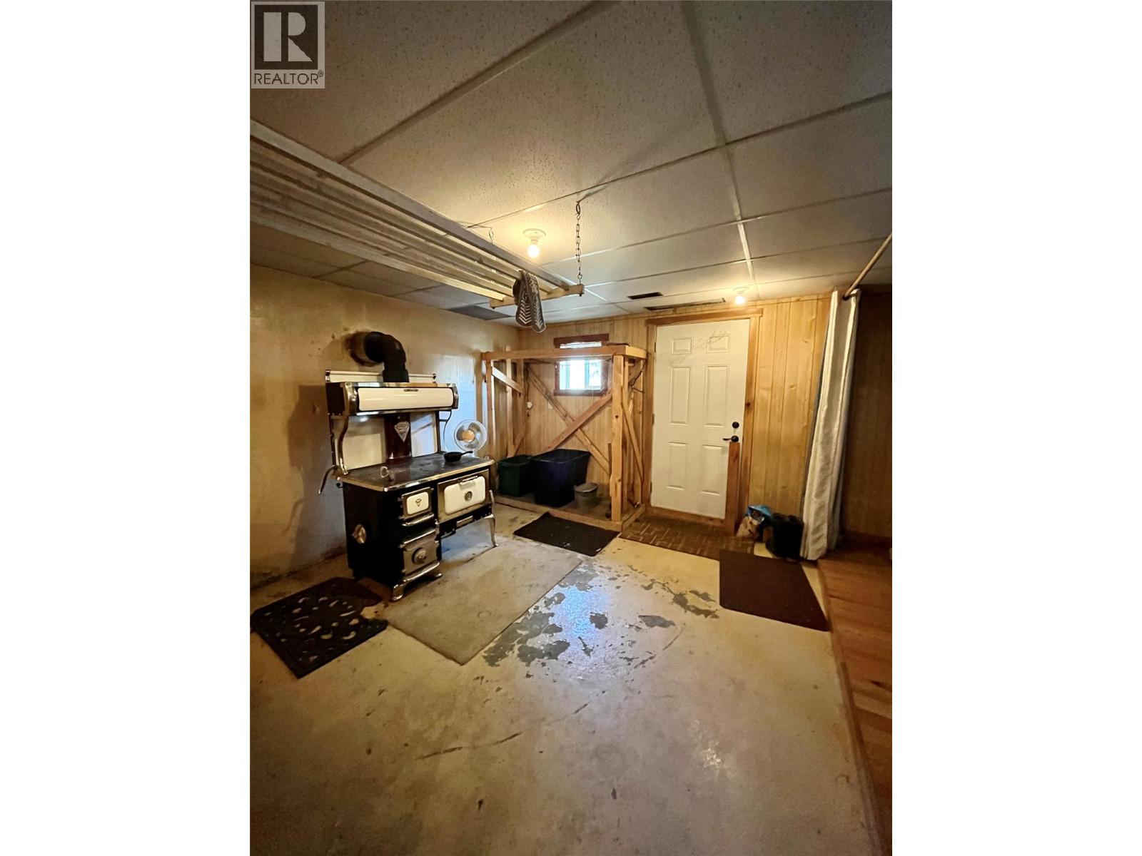 212 Maple Street, Fauquier, British Columbia  V0G 1K0 - Photo 18 - 10384483