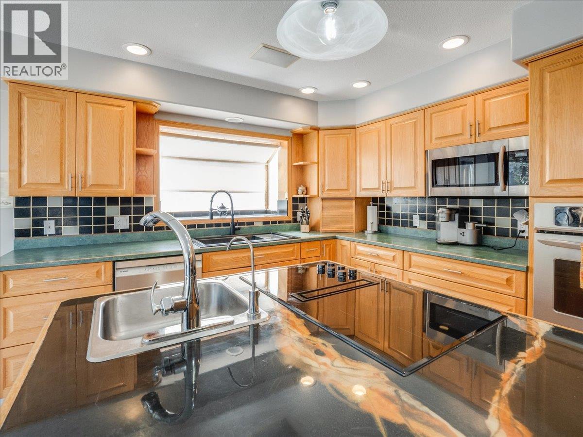 1063 Bridgeview Crescent, Castlegar, British Columbia  V1N 3H7 - Photo 31 - 10384172