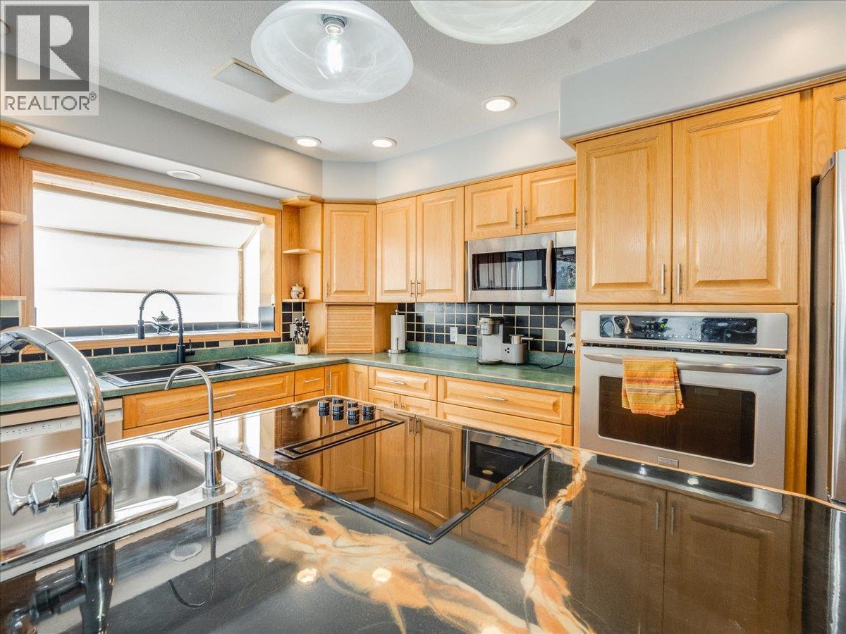 1063 Bridgeview Crescent, Castlegar, British Columbia  V1N 3H7 - Photo 32 - 10384172
