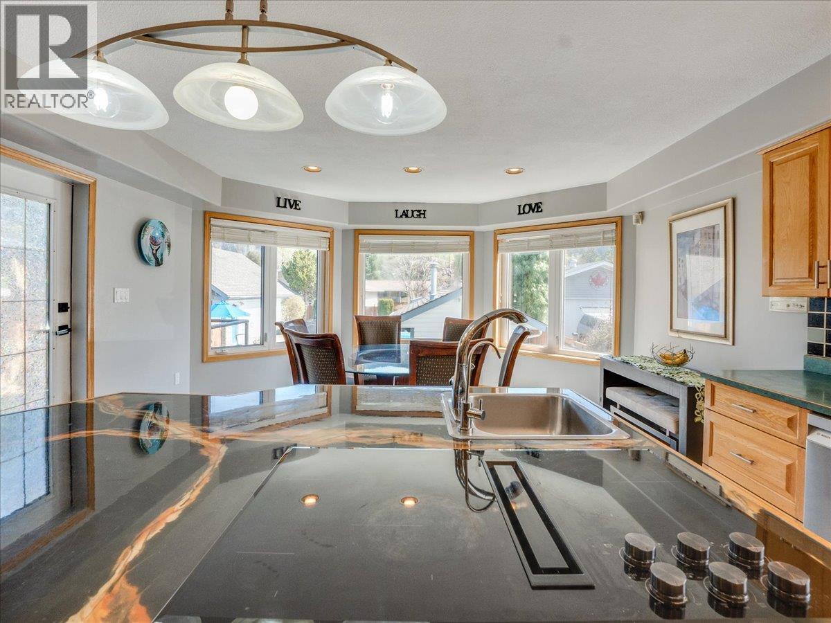 1063 Bridgeview Crescent, Castlegar, British Columbia  V1N 3H7 - Photo 38 - 10384172