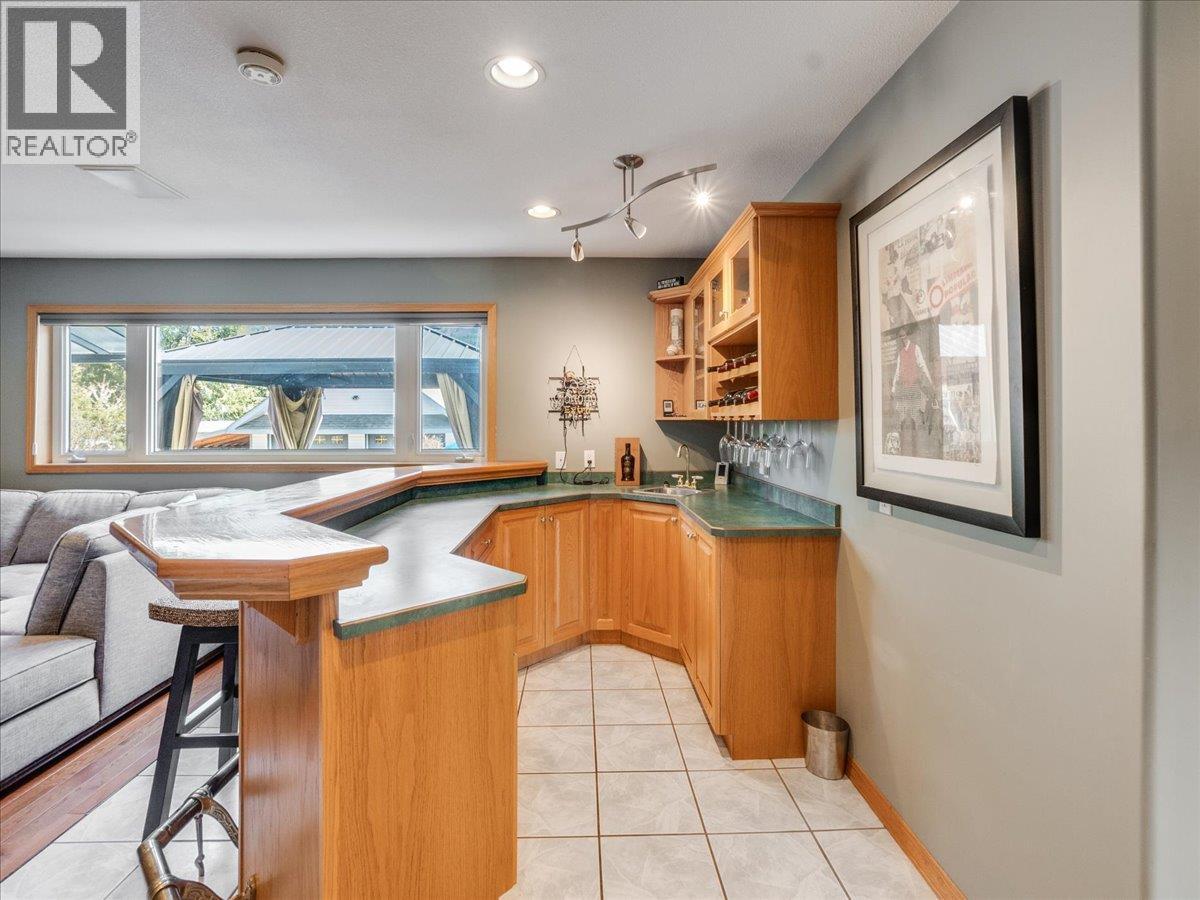 1063 Bridgeview Crescent, Castlegar, British Columbia  V1N 3H7 - Photo 40 - 10384172