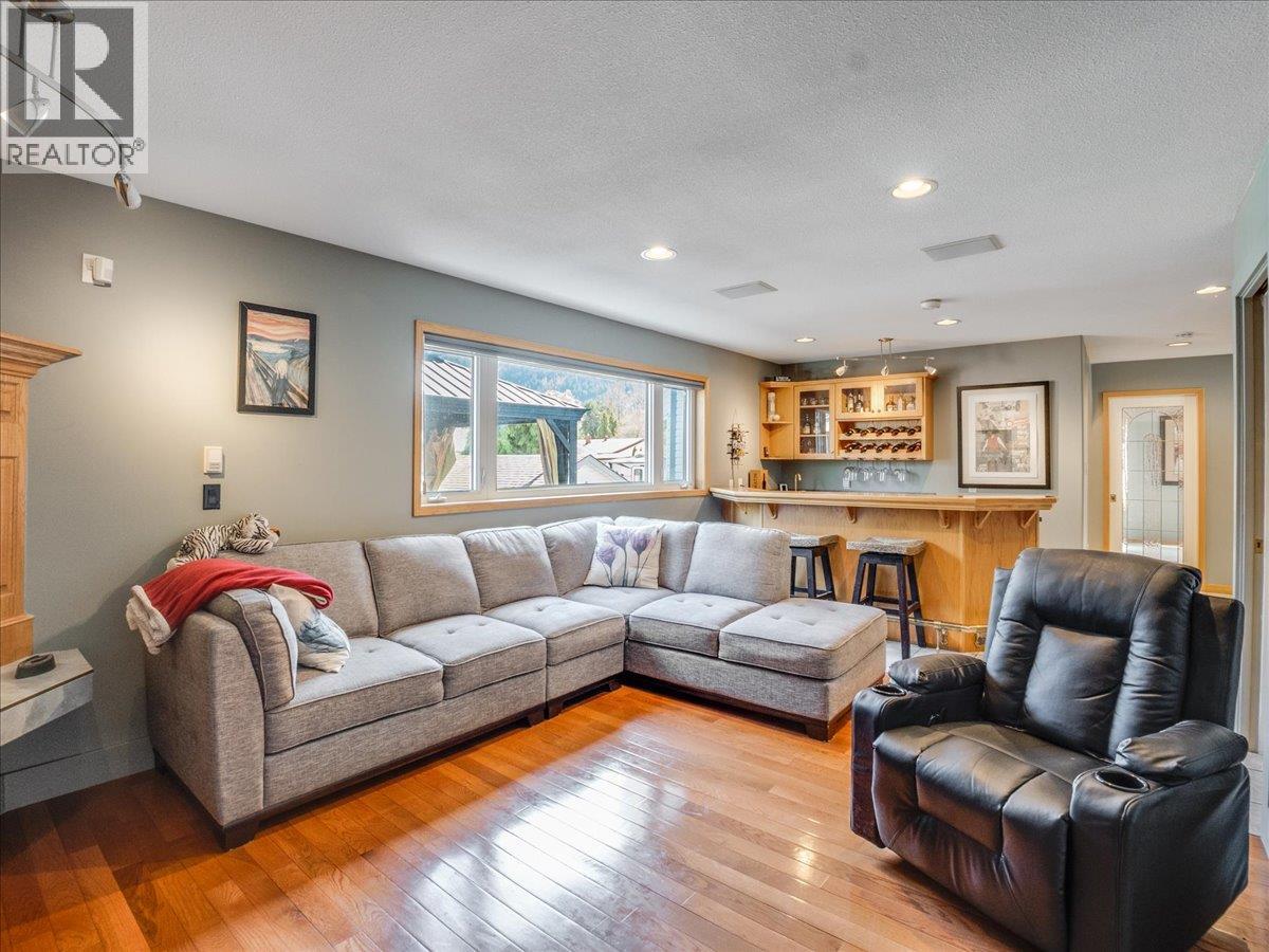 1063 Bridgeview Crescent, Castlegar, British Columbia  V1N 3H7 - Photo 44 - 10384172