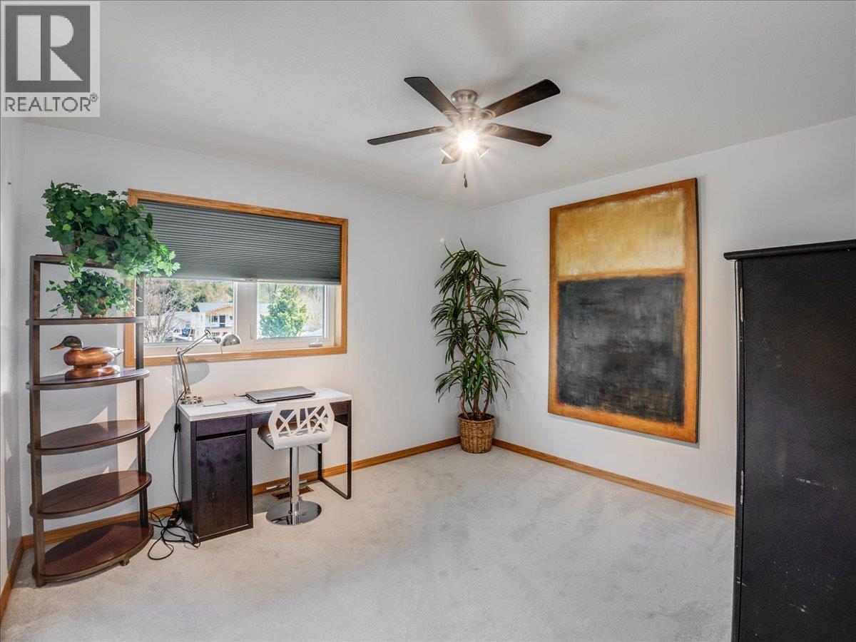 1063 Bridgeview Crescent, Castlegar, British Columbia  V1N 3H7 - Photo 63 - 10384172