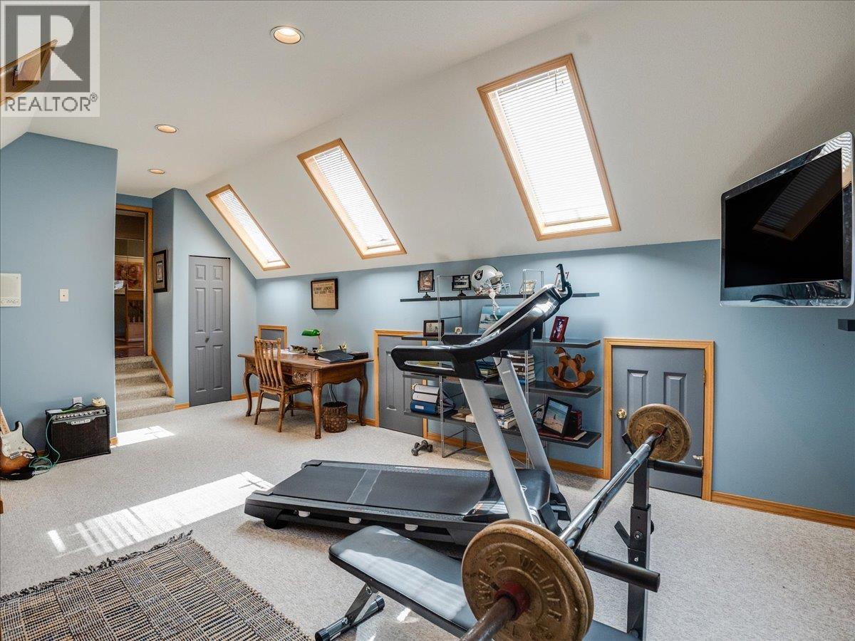 1063 Bridgeview Crescent, Castlegar, British Columbia  V1N 3H7 - Photo 68 - 10384172