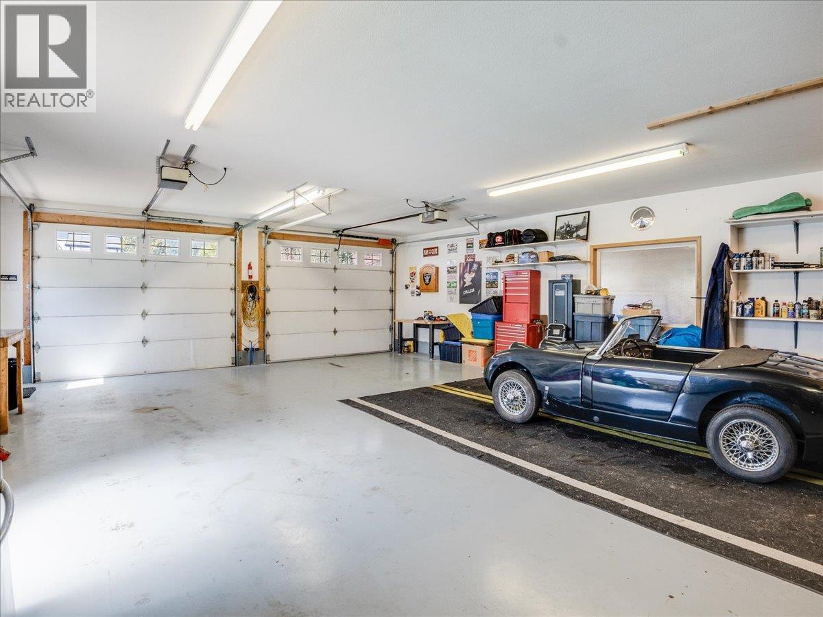 1063 Bridgeview Crescent, Castlegar, British Columbia  V1N 3H7 - Photo 88 - 10384172
