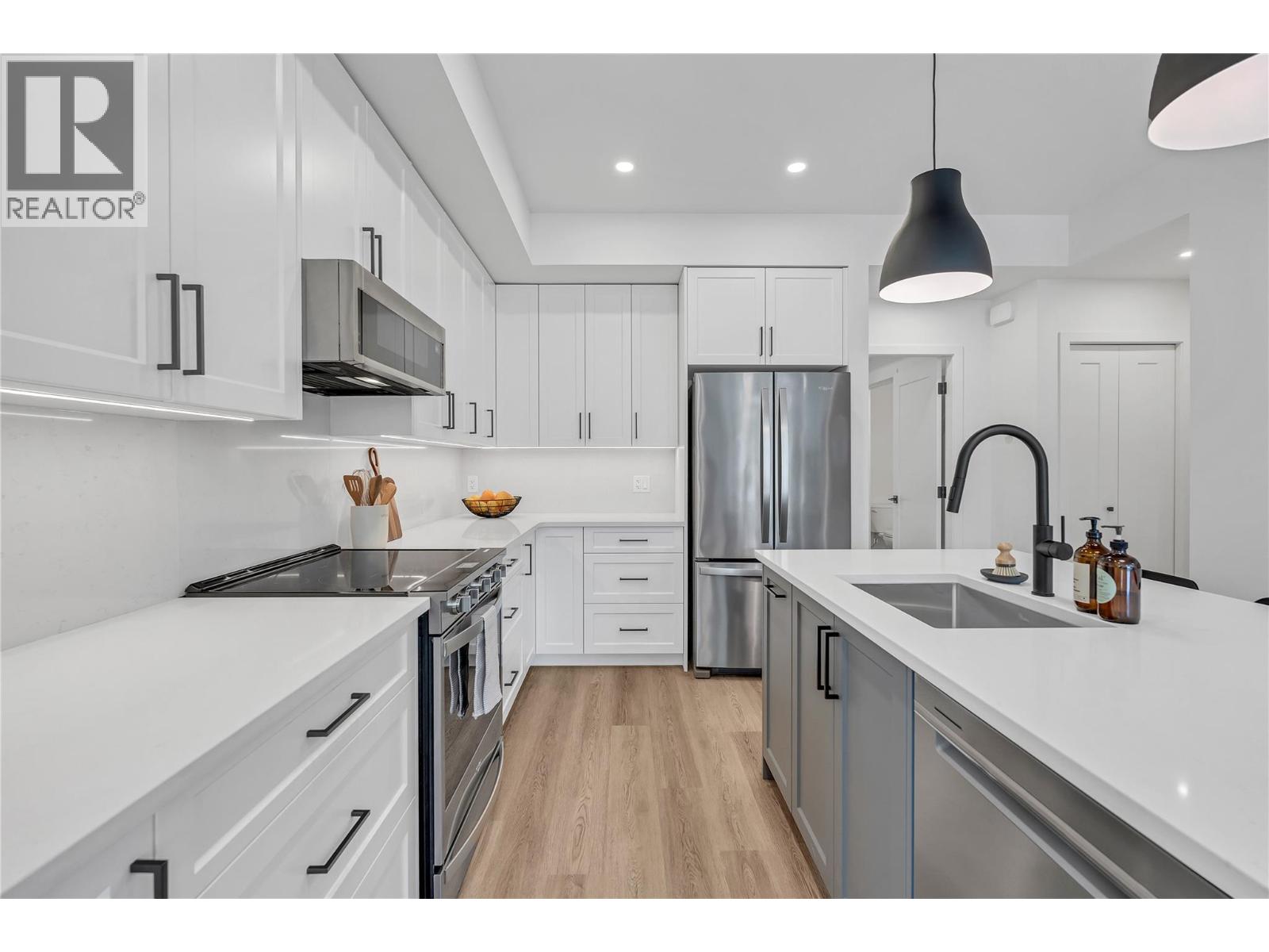 695 Victoria Drive Unit# 102, Penticton, British Columbia  V2A 5N5 - Photo 4 - 10384641