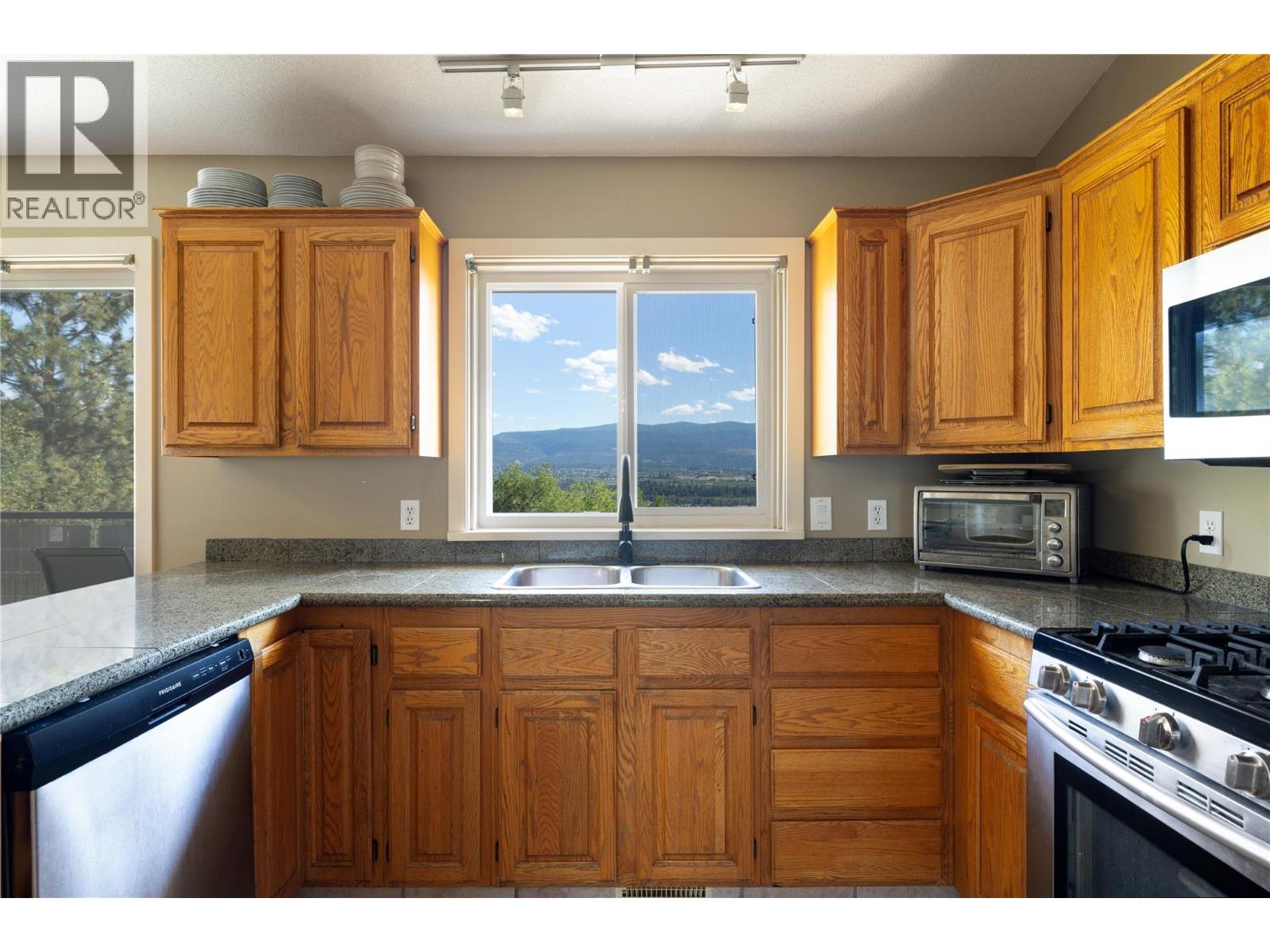 2391 Nahanni Court, Kelowna, British Columbia  V1V 1N1 - Photo 6 - 10384500