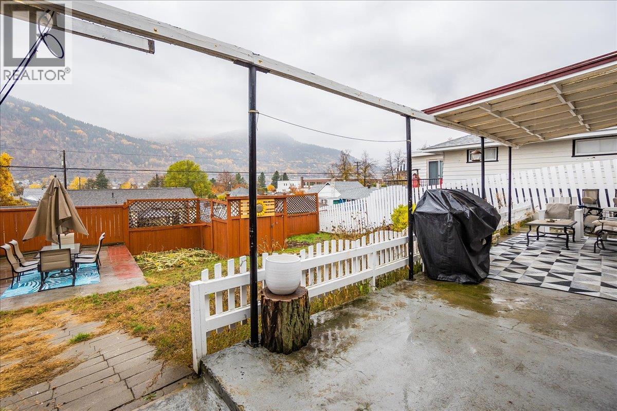 2034 Eighth Avenue, Trail, British Columbia  V1R 3E1 - Photo 10 - 10384499