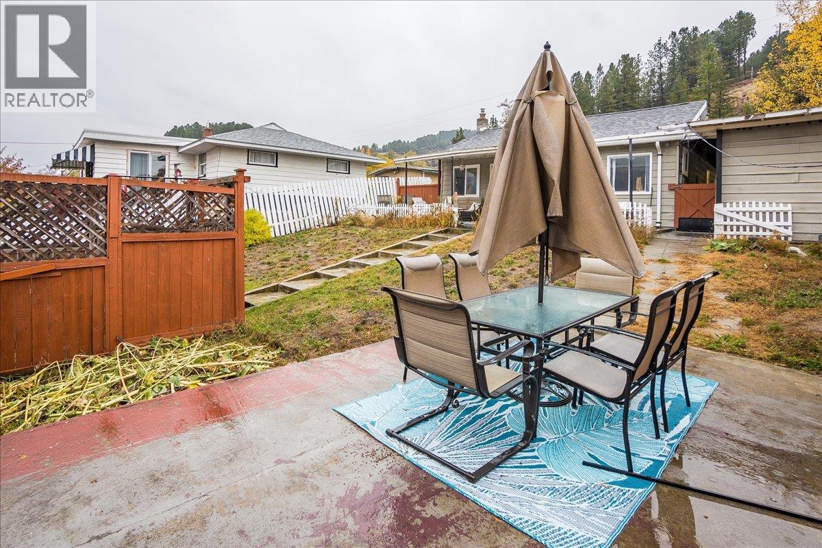 2034 Eighth Avenue, Trail, British Columbia  V1R 3E1 - Photo 11 - 10384499
