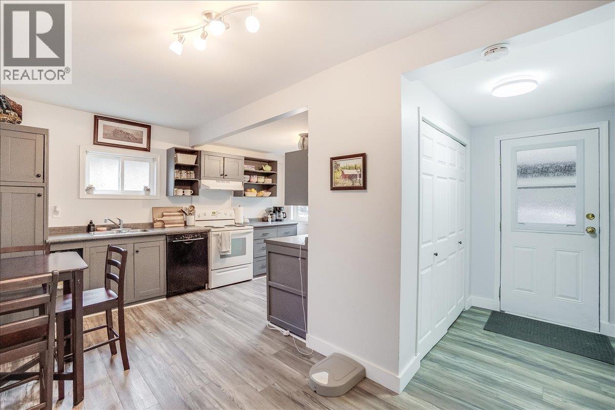 2034 Eighth Avenue, Trail, British Columbia  V1R 3E1 - Photo 13 - 10384499