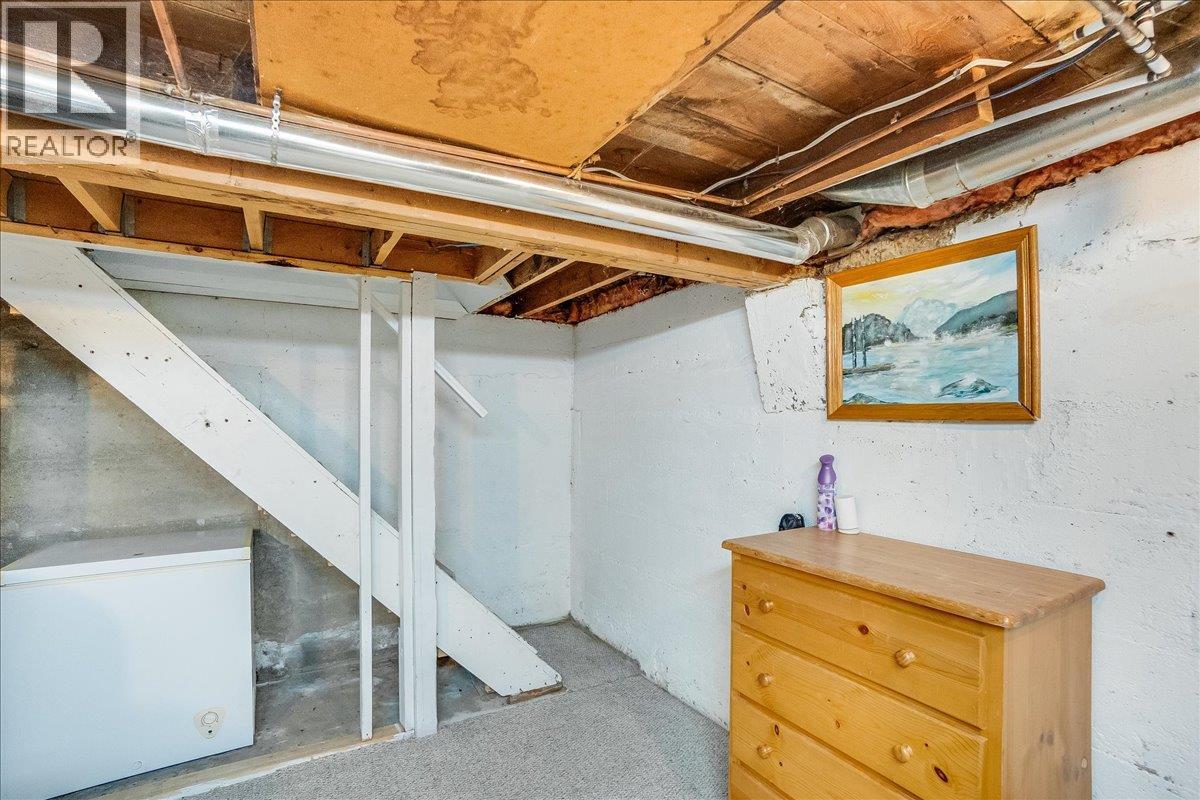 2034 Eighth Avenue, Trail, British Columbia  V1R 3E1 - Photo 31 - 10384499