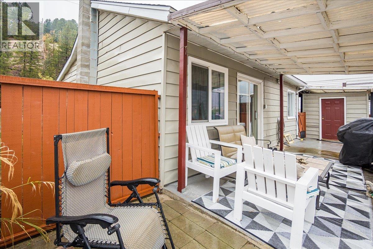 2034 Eighth Avenue, Trail, British Columbia  V1R 3E1 - Photo 7 - 10384499