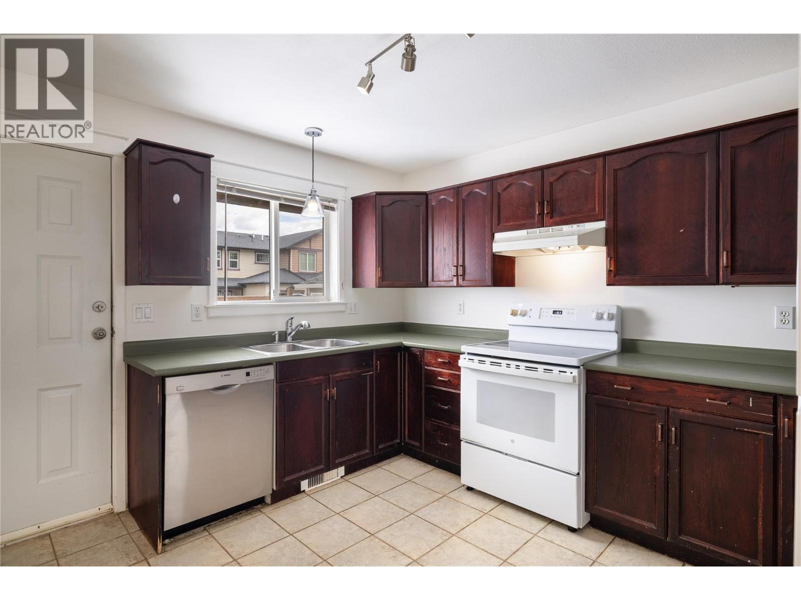 6972 Cummins Road, Vernon, British Columbia  V1H 1X9 - Photo 11 - 10384424