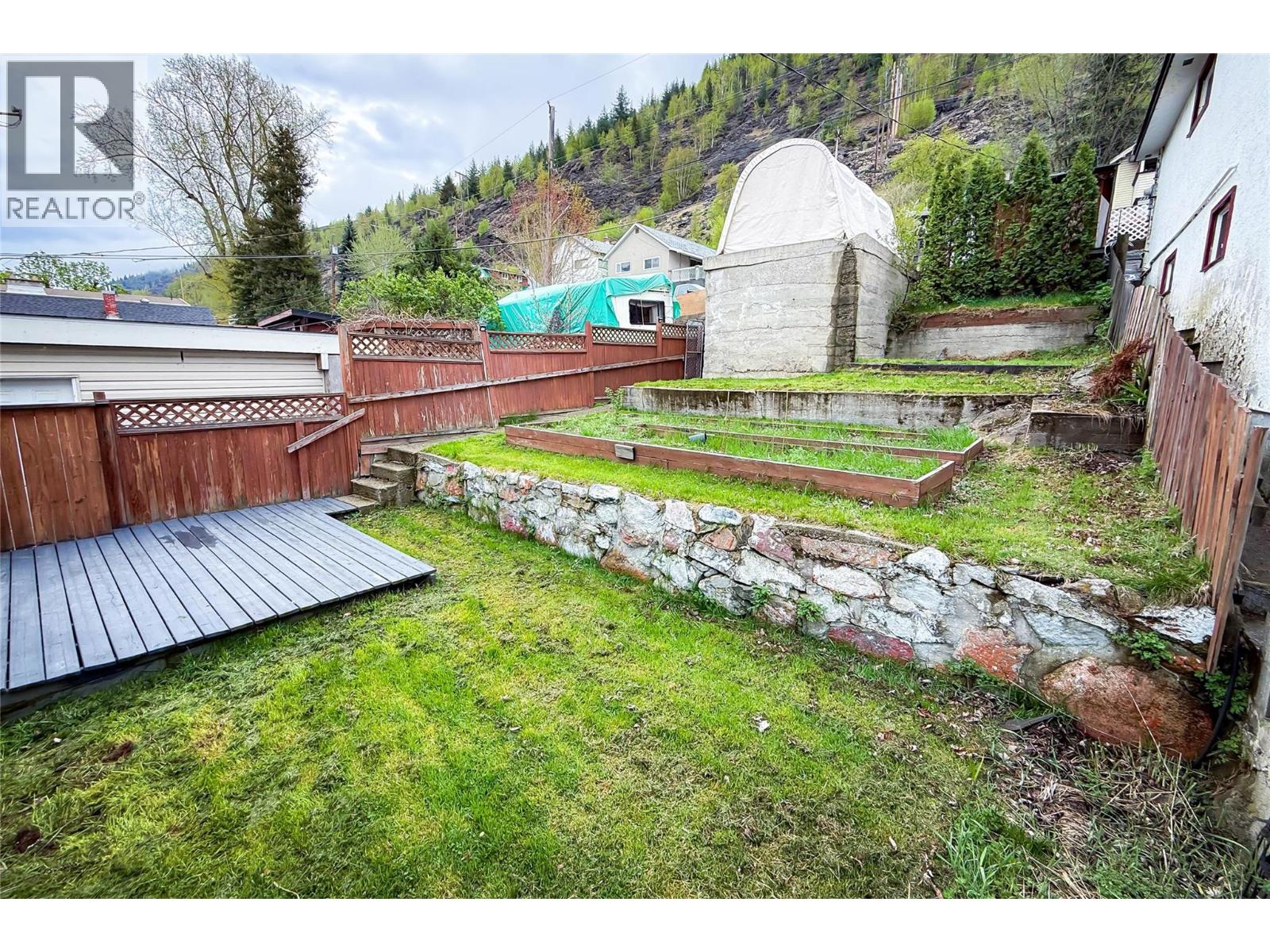 2224 Topping Street, Trail, British Columbia  V1R 4G5 - Photo 6 - 10384292