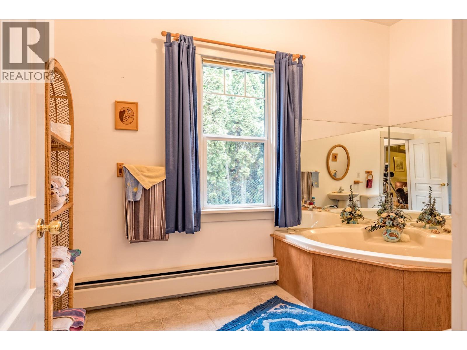 9739 Delcliffe Road, Vernon, British Columbia  V1H 1K9 - Photo 19 - 10384479