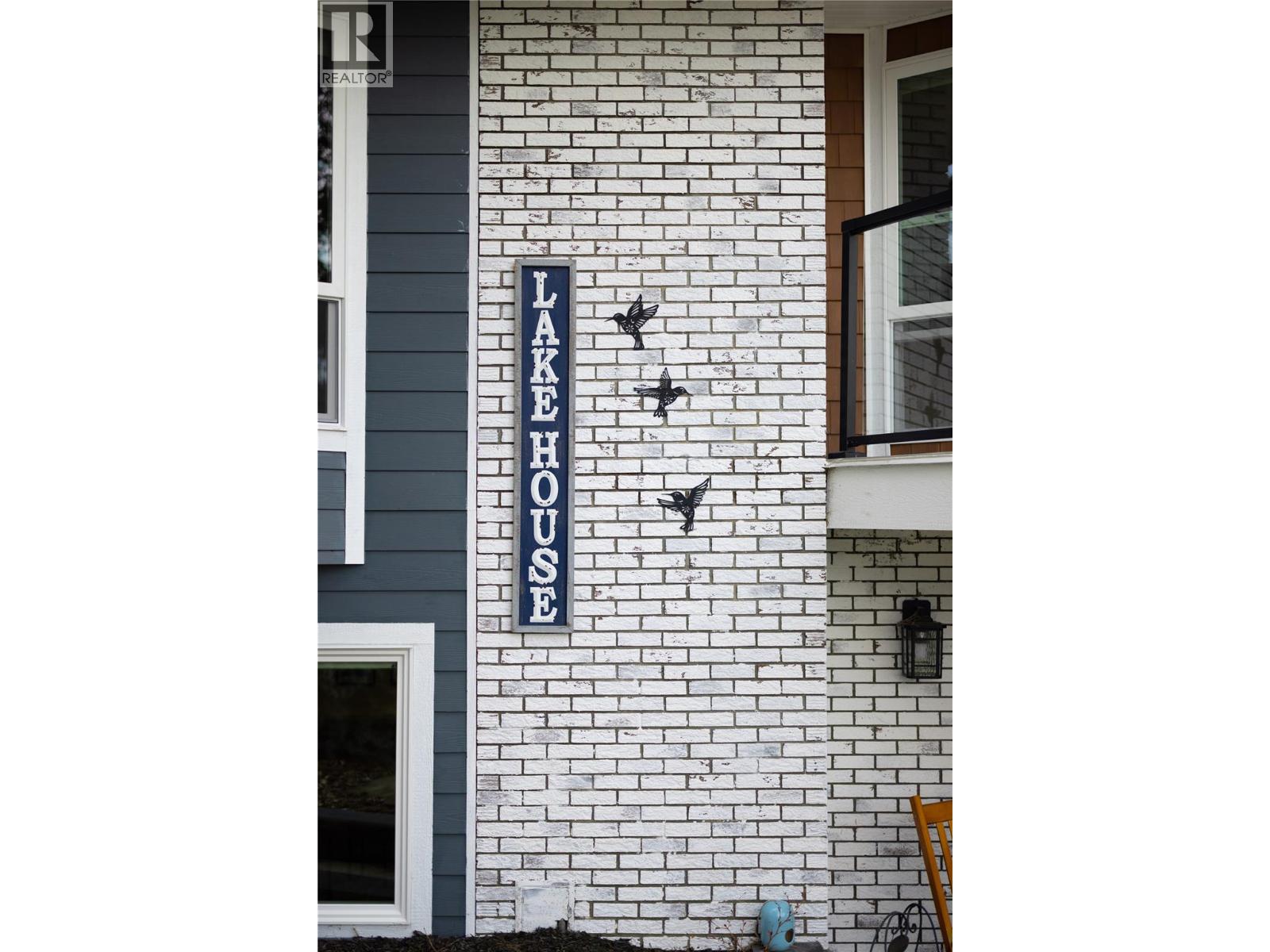 277 Clifton Road N, Kelowna, British Columbia  V1V 1N3 - Photo 2 - 10382889