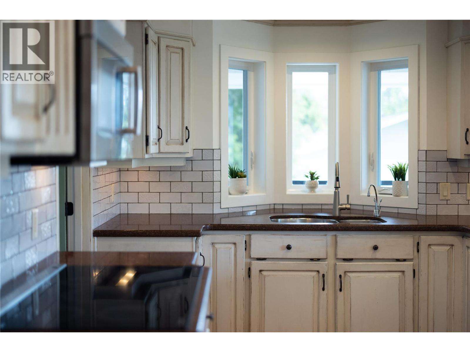 277 Clifton Road N, Kelowna, British Columbia  V1V 1N3 - Photo 6 - 10382889
