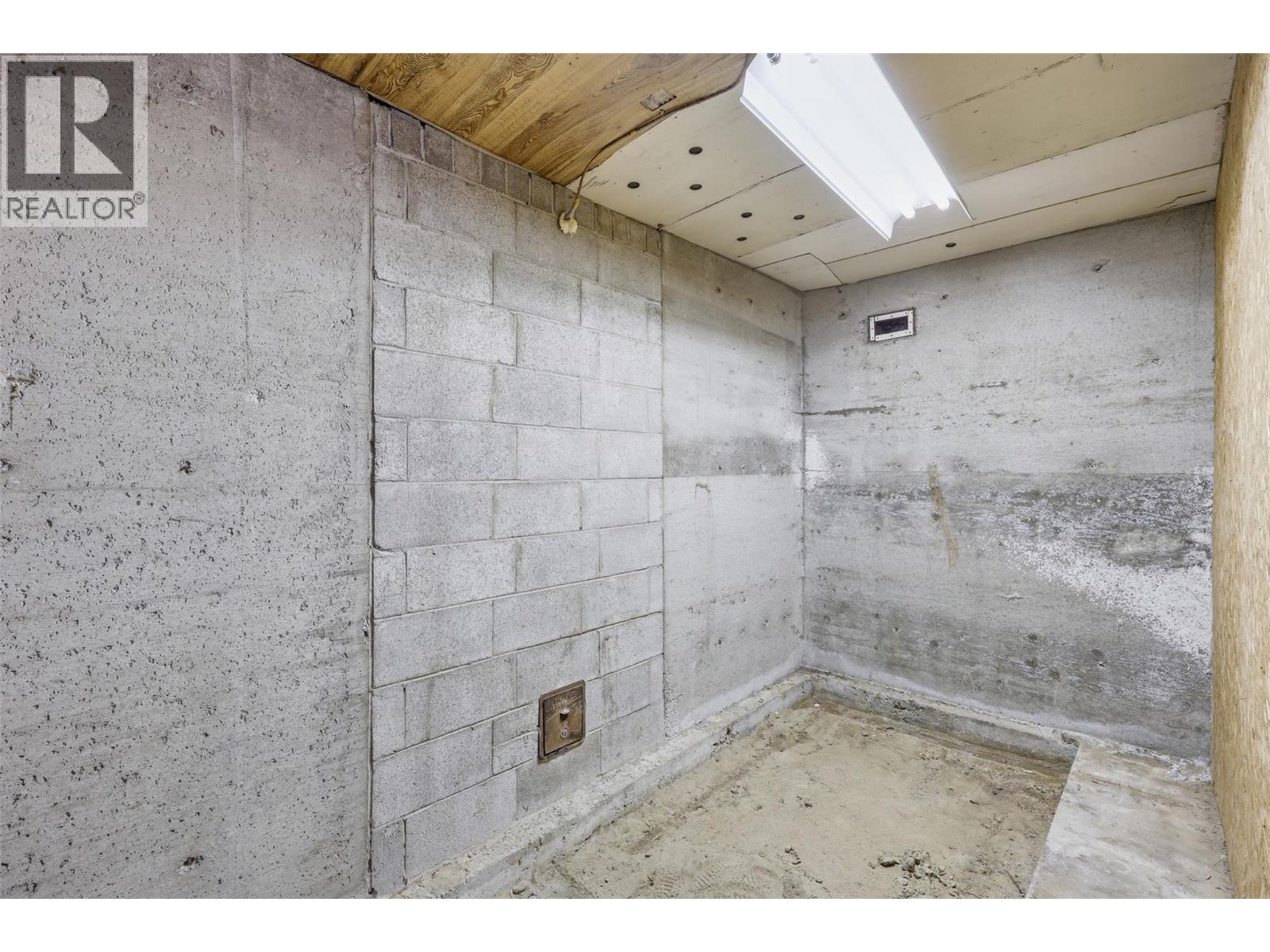2484 Young Avenue, Kamloops, British Columbia  V2B 4M8 - Photo 45 - 10384668