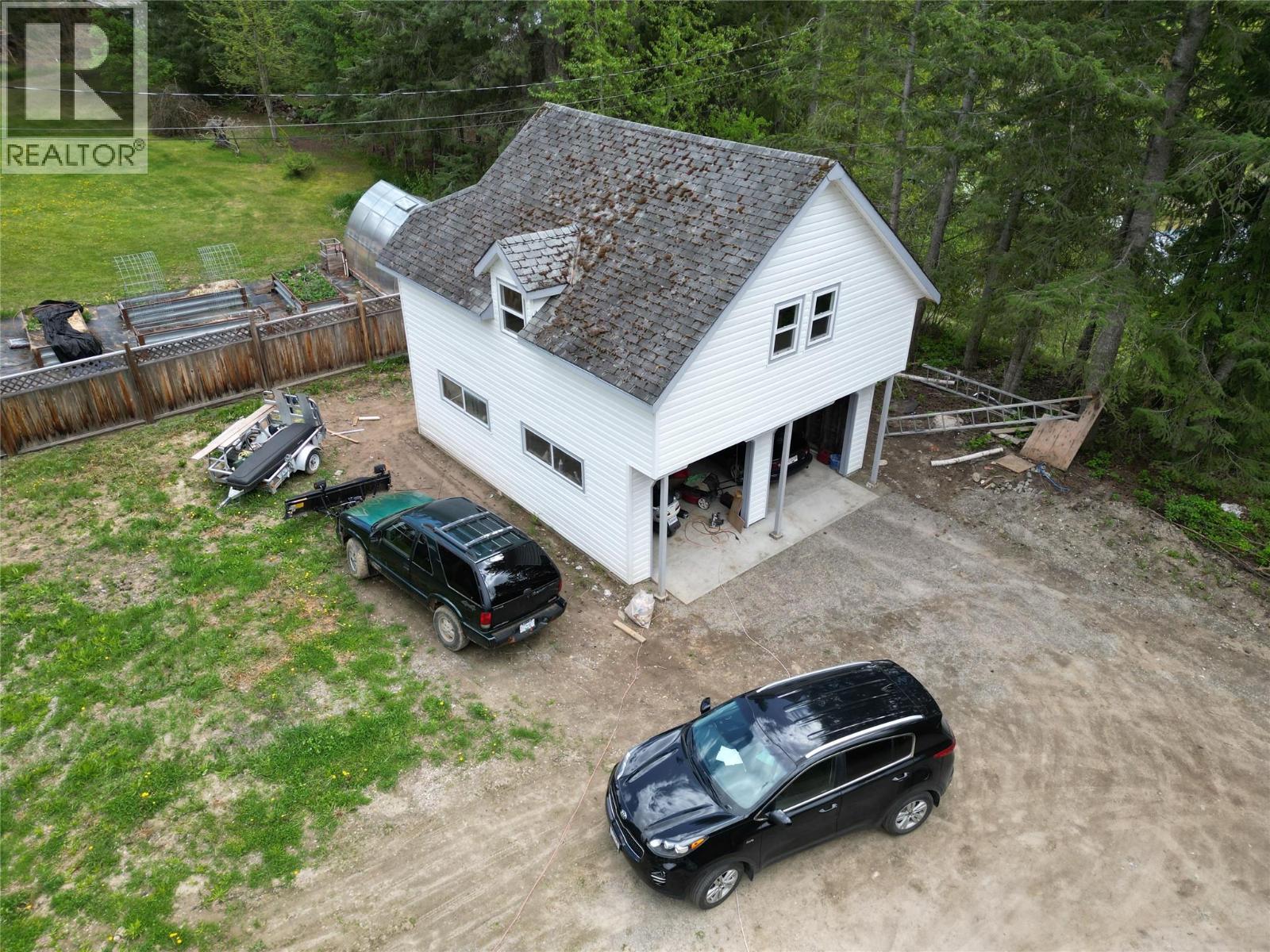 7250 Hurst Road, Salmon Arm, British Columbia  V1E 2P7 - Photo 2 - 10384359