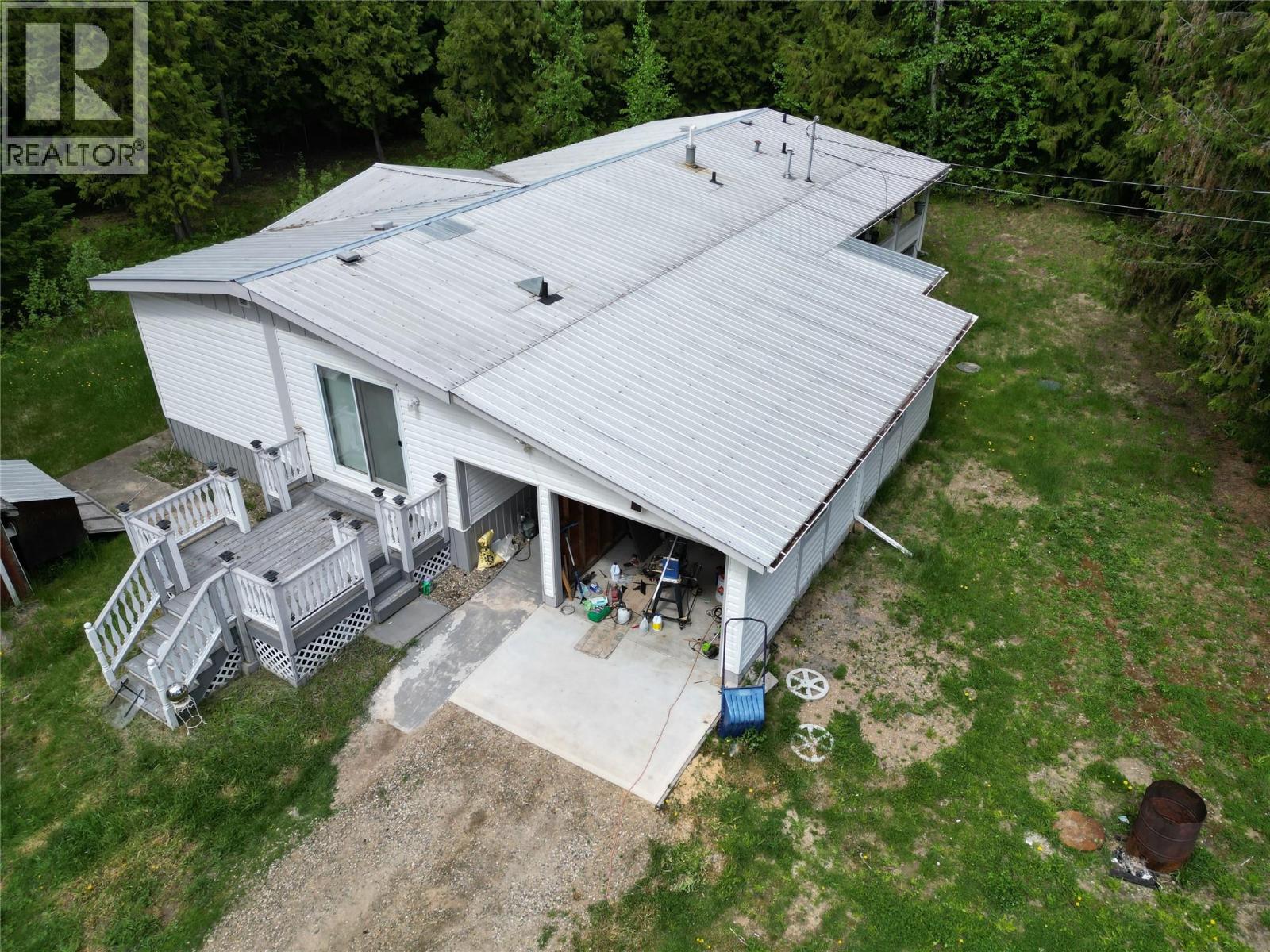 7250 Hurst Road, Salmon Arm, British Columbia  V1E 2P7 - Photo 4 - 10384359